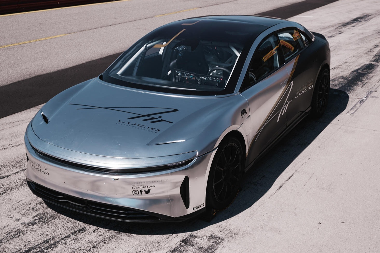 Xe dien Lucid Air manh 1.920 ma luc hinh anh