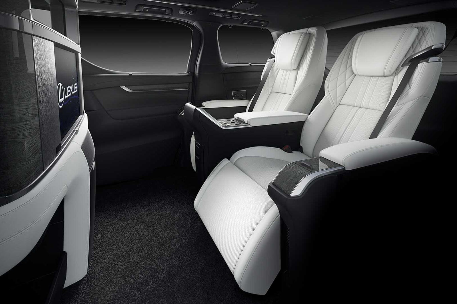 Lexus LM đắt ngang Bentley Flying Spur ảnh 8 Lexus LM dat ngang Bentley Flying Spur anh 8