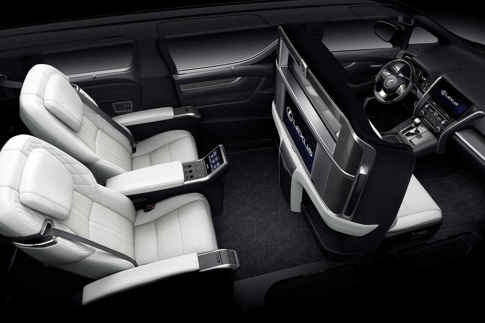 Lexus LM dat ngang Bentley Flying Spur anh 7