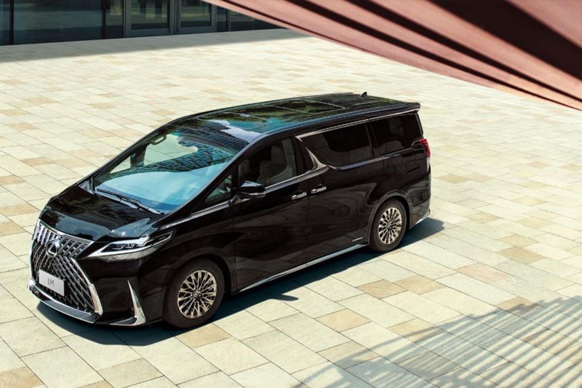 Lexus LM đắt ngang Bentley Flying Spur ảnh 6 Lexus LM dat ngang Bentley Flying Spur anh 6