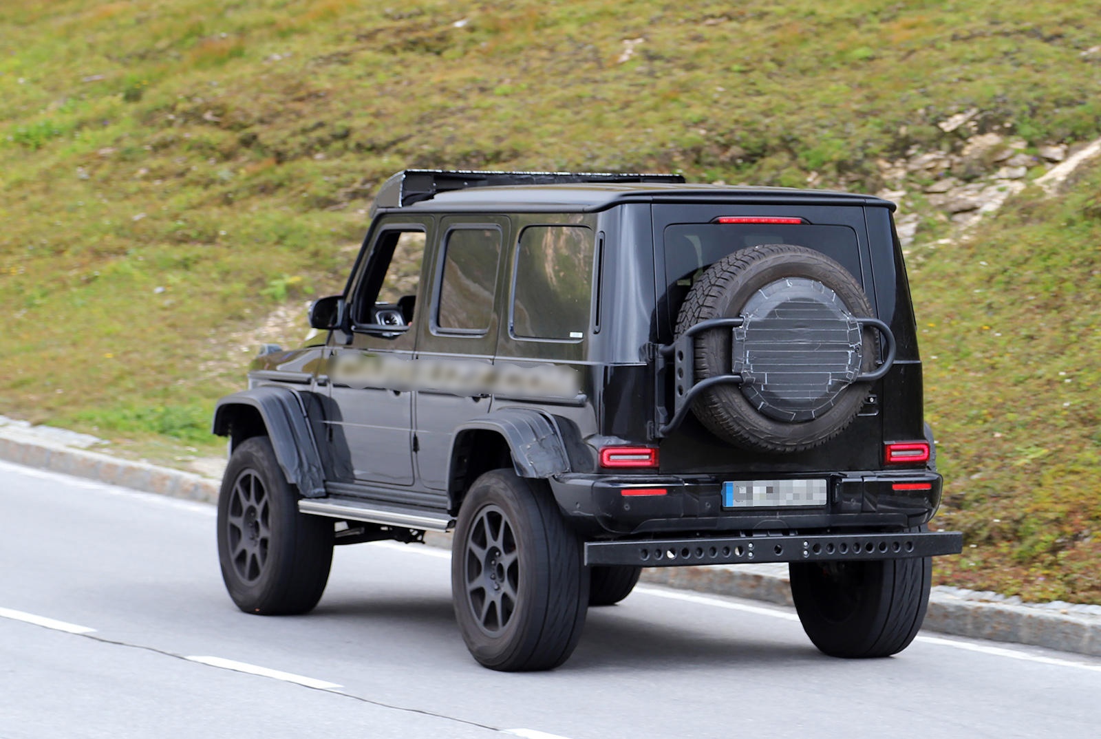 sap co ban Mercedes G-Class cuc manh anh 2