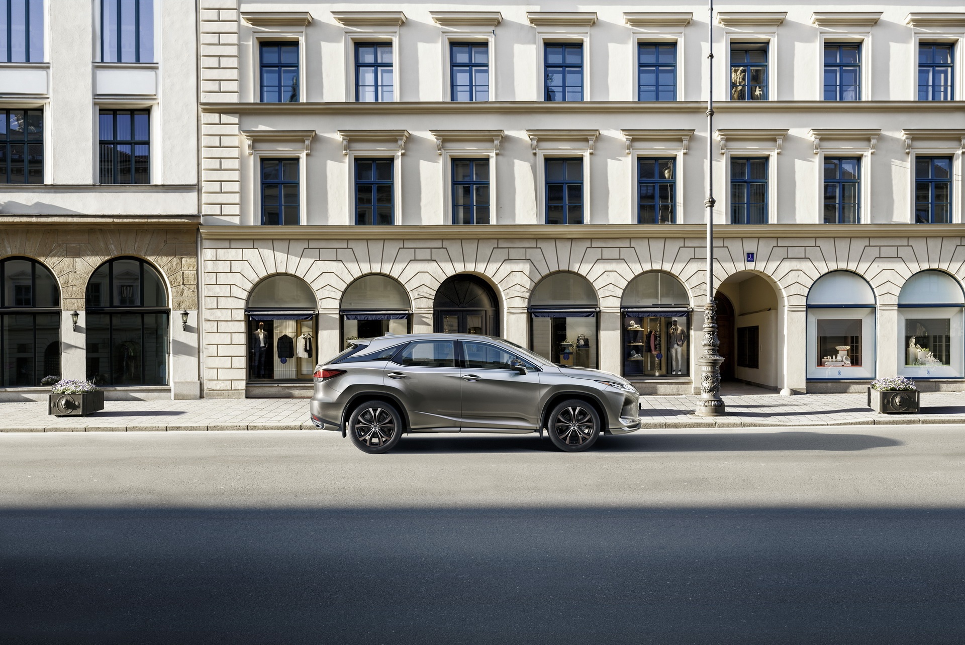 Lexus RX 2021 có thêm phiên bản thể thao ảnh 3 Lexus RX 2021 co them phien ban the thao anh 3