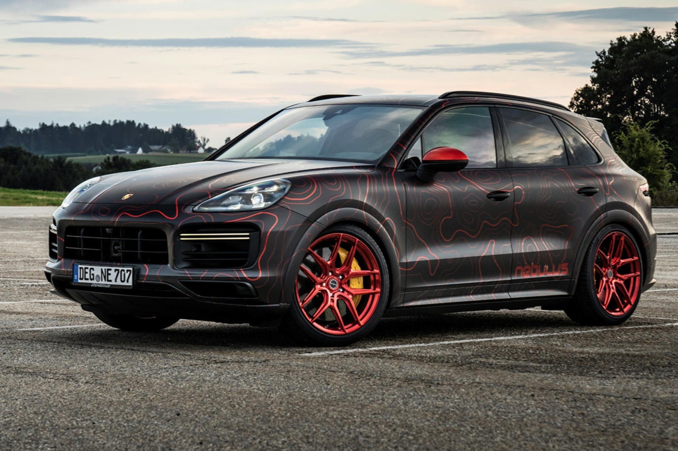 Porsche Cayenne duoc do len 962 ma luc hinh anh