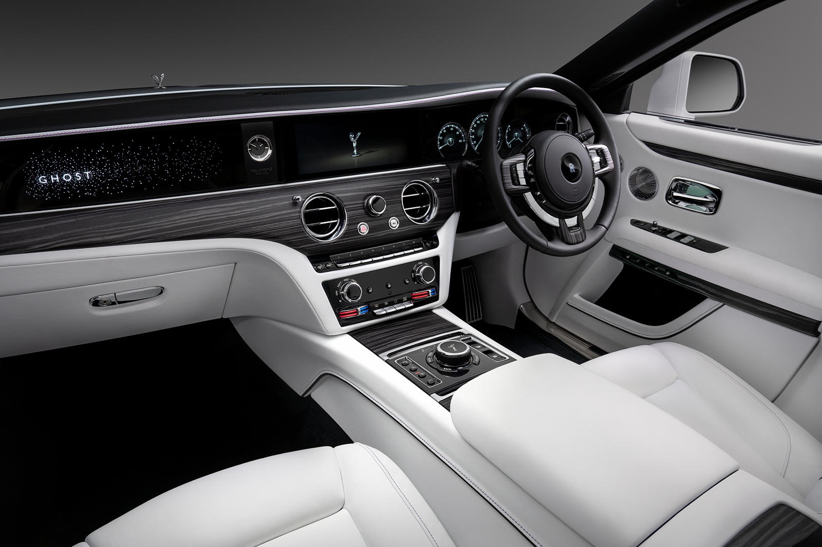 Rolls Royce ưu tiên sang trọng hơn công nghệ ảnh 7 Rolls Royce uu tien sang trong hon cong nghe anh 7