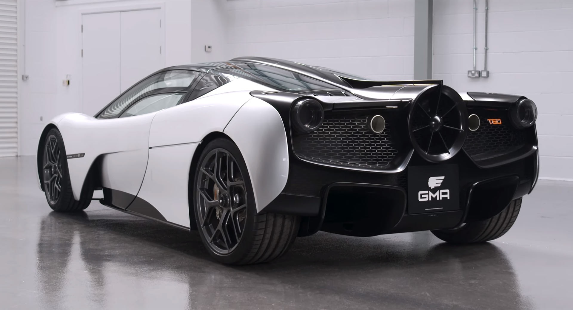 sieu xe co the di chuyen lon nguoc anh 2