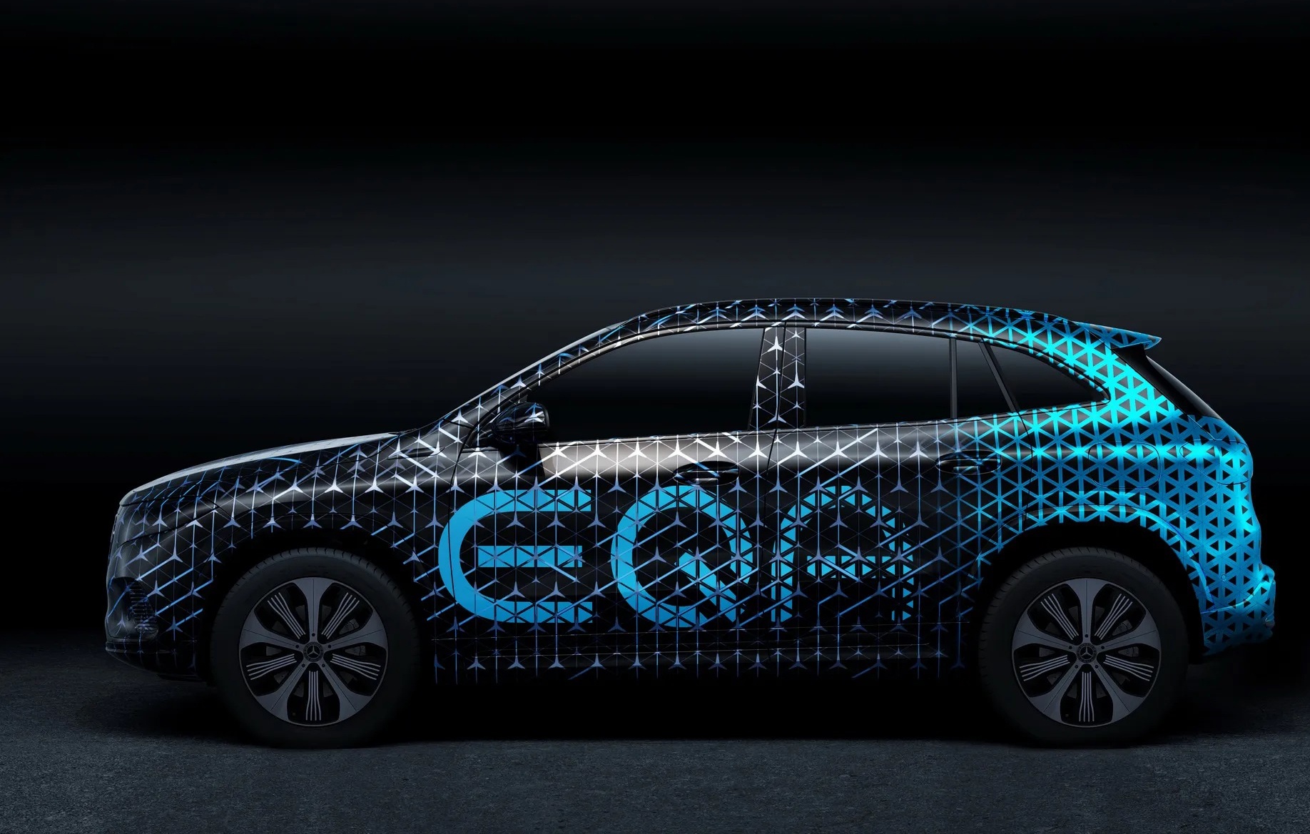 hoan ra mat xe dien Mercedes EQA anh 2