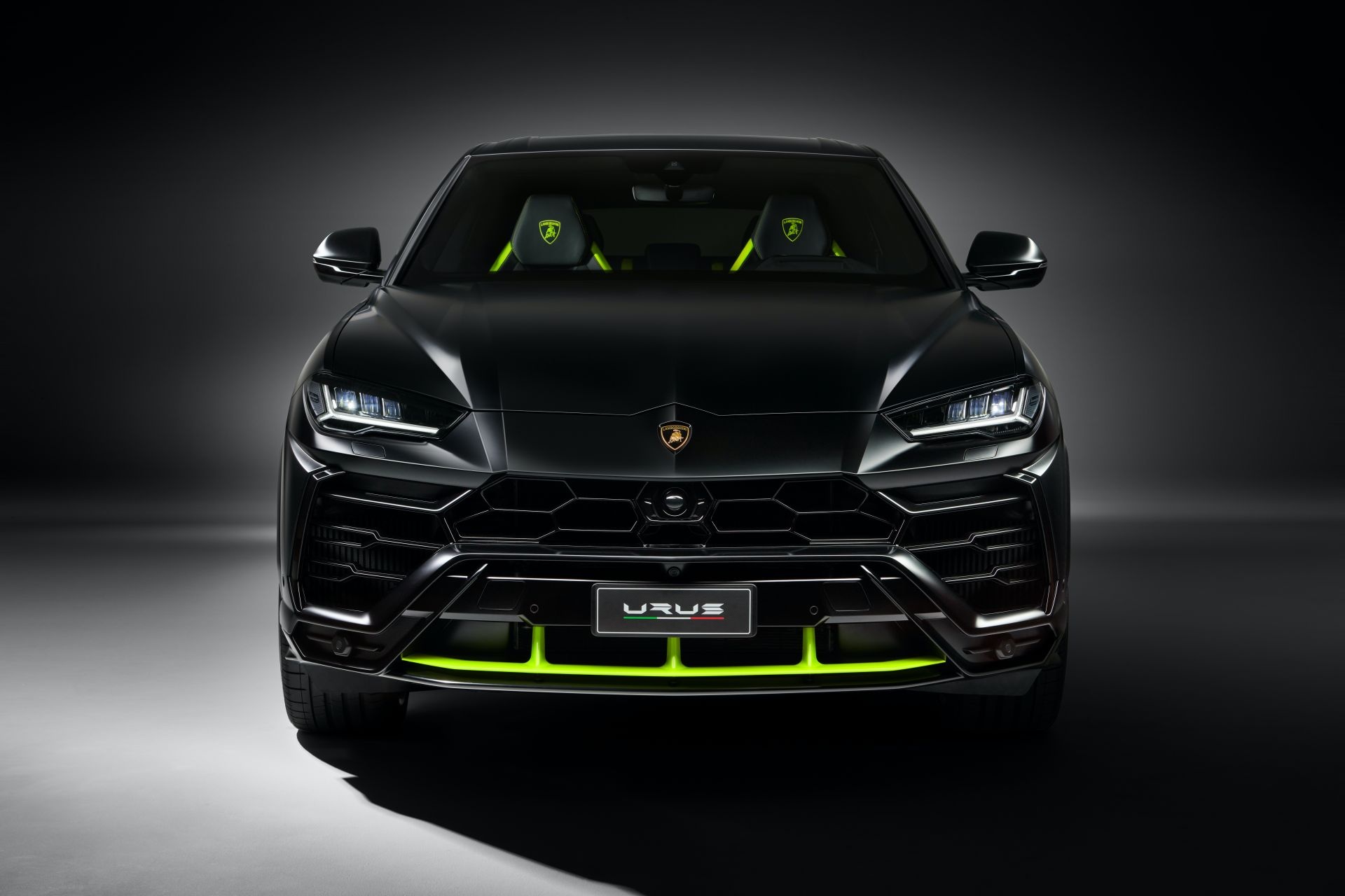 Lamborghini Urus noi bat trong goi thiet ke moi anh 1