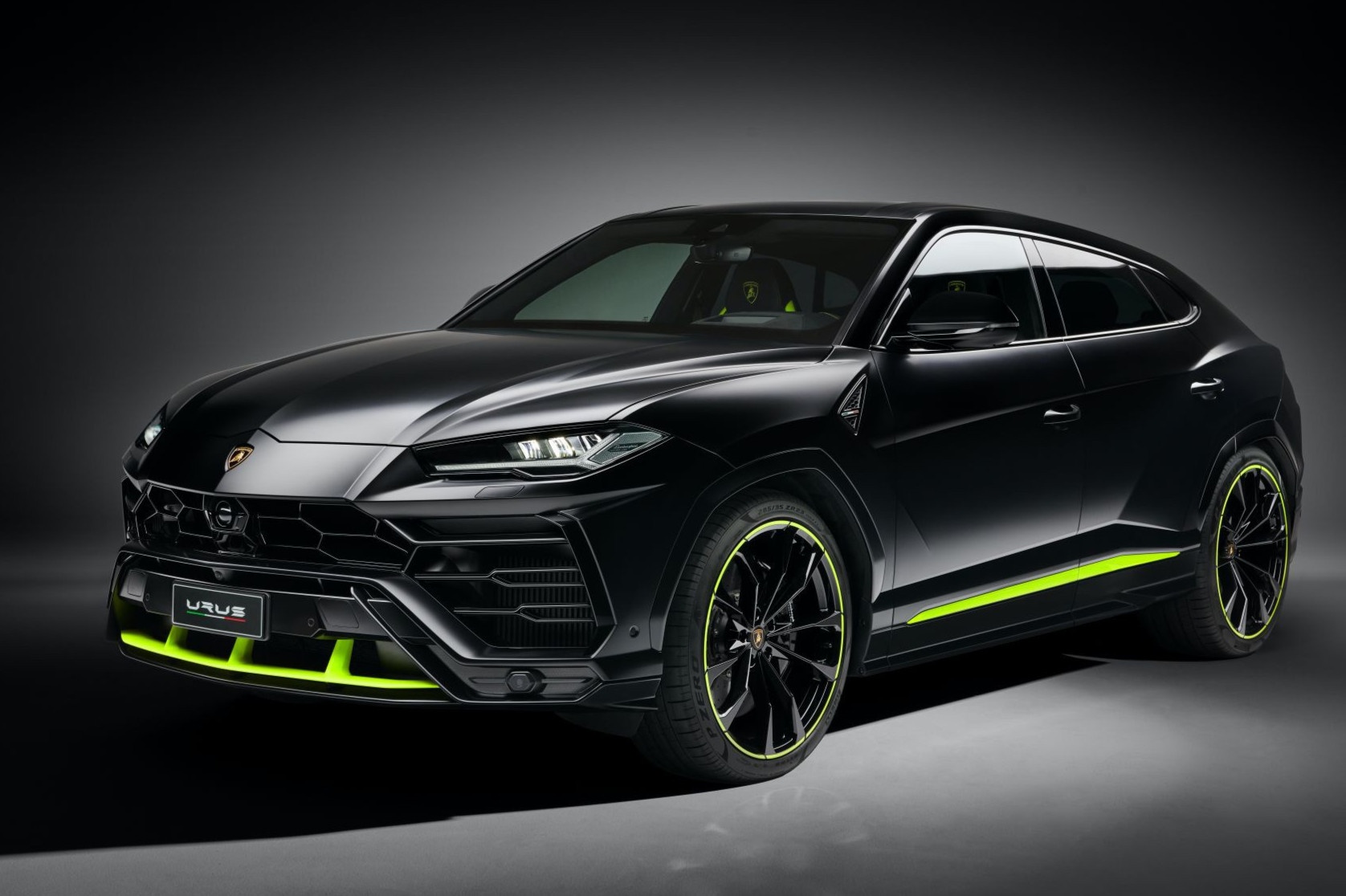 Lamborghini Urus noi bat trong goi thiet ke chinh hang moi hinh anh