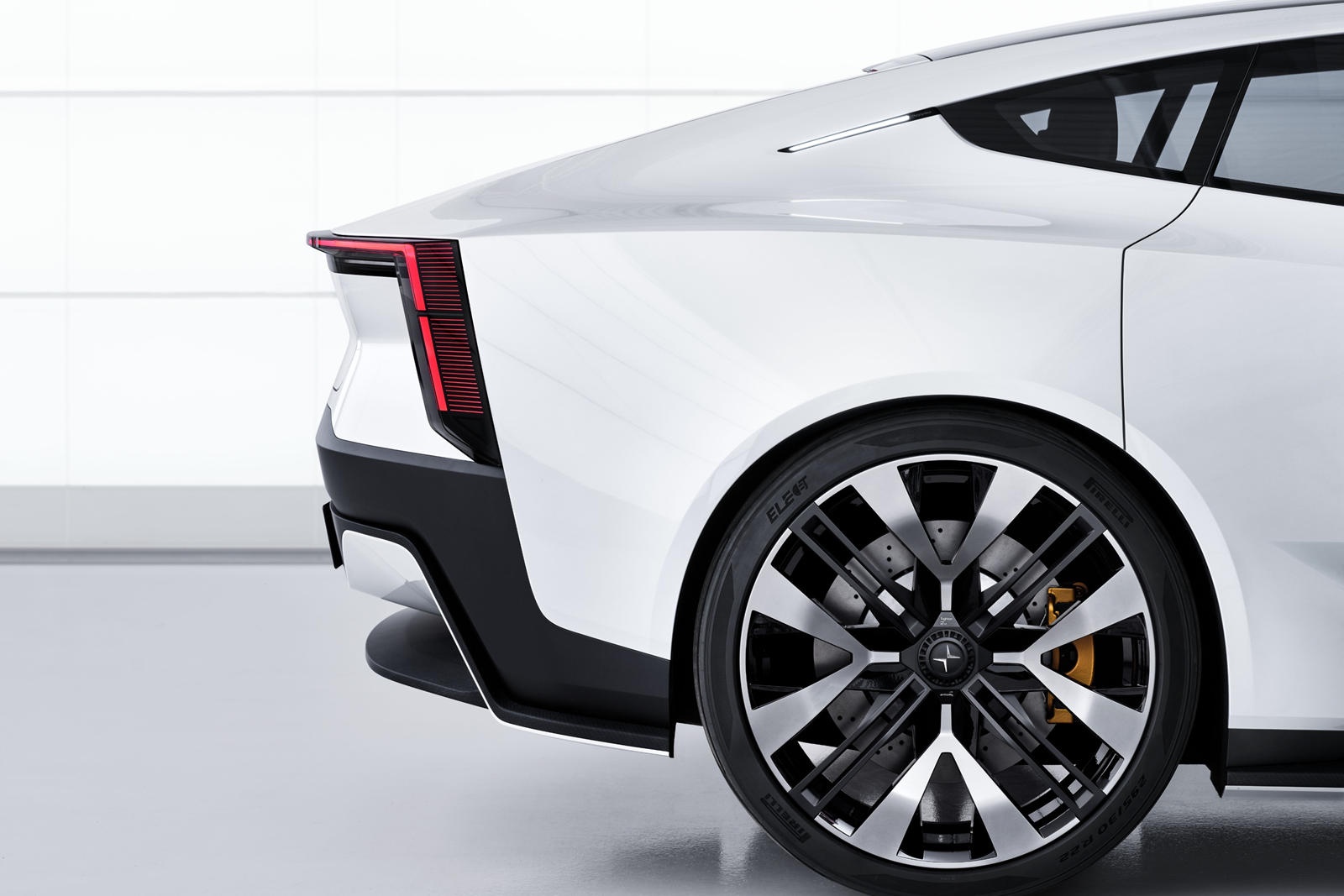 them doi thu canh tranh voi Tesla Model S anh 11