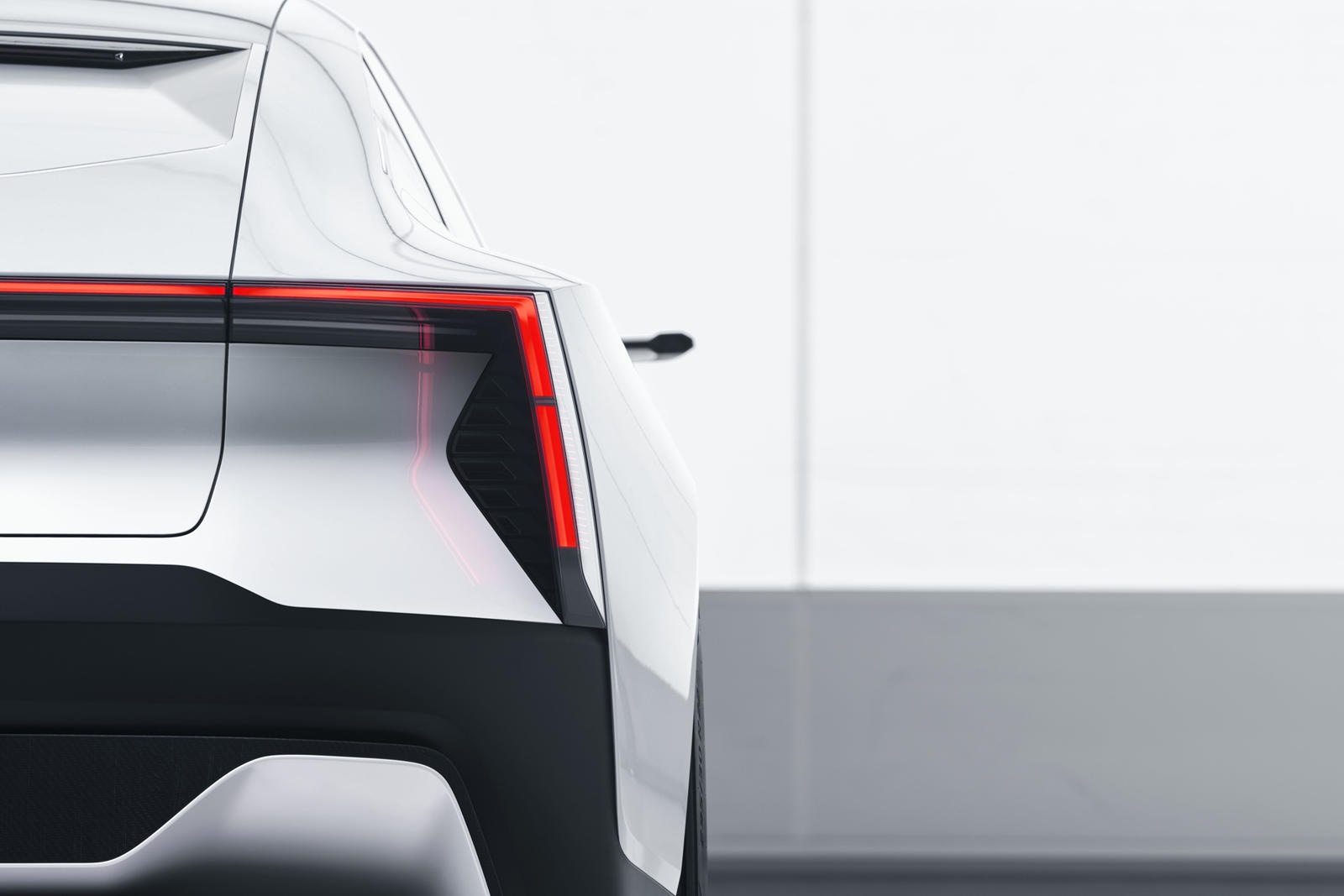 them doi thu canh tranh voi Tesla Model S anh 10