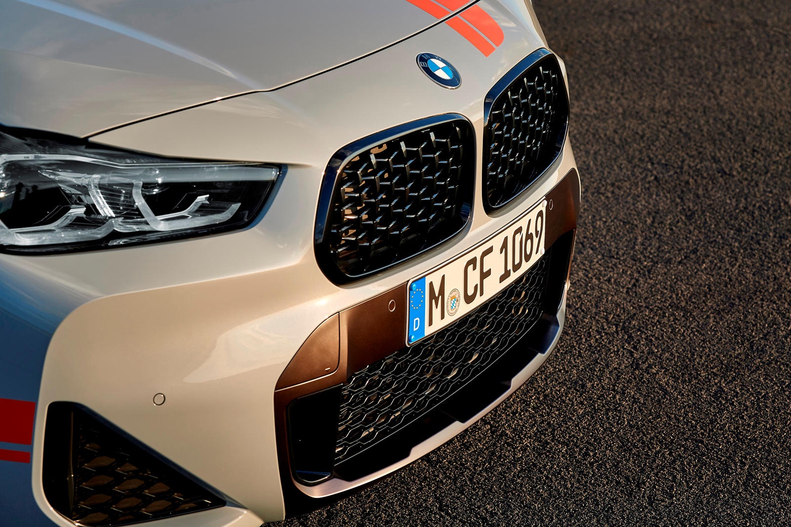 BMW ra phiên bản đặc biệt của X2  ảnh 5 BMW ra phien ban dac biet cua X2 anh 5