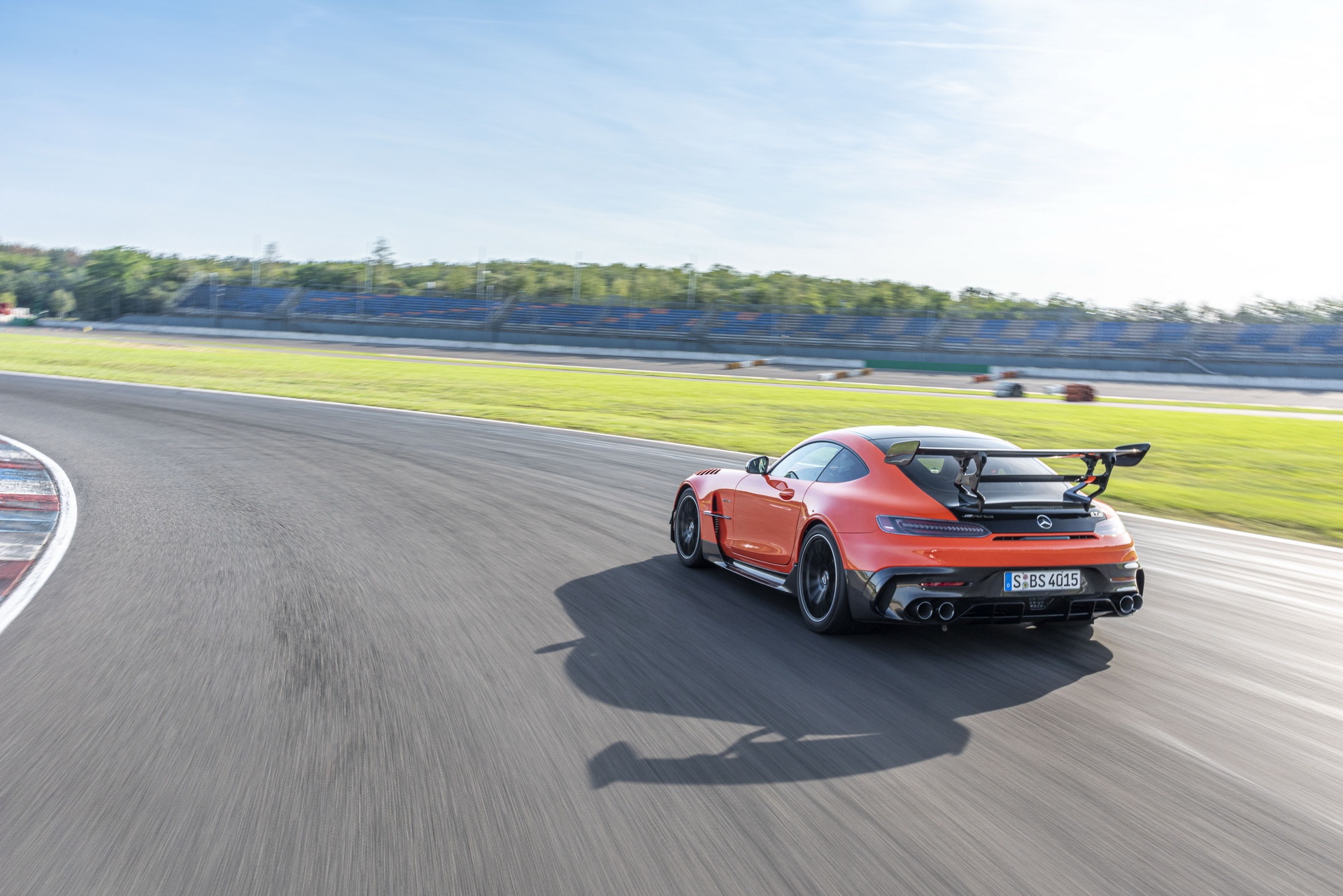 Mercedes-AMG GT Black Series cháy hàng tại Australia ảnh 5 Mercedes-AMG GT Black Series chay hang tai Australia anh 5