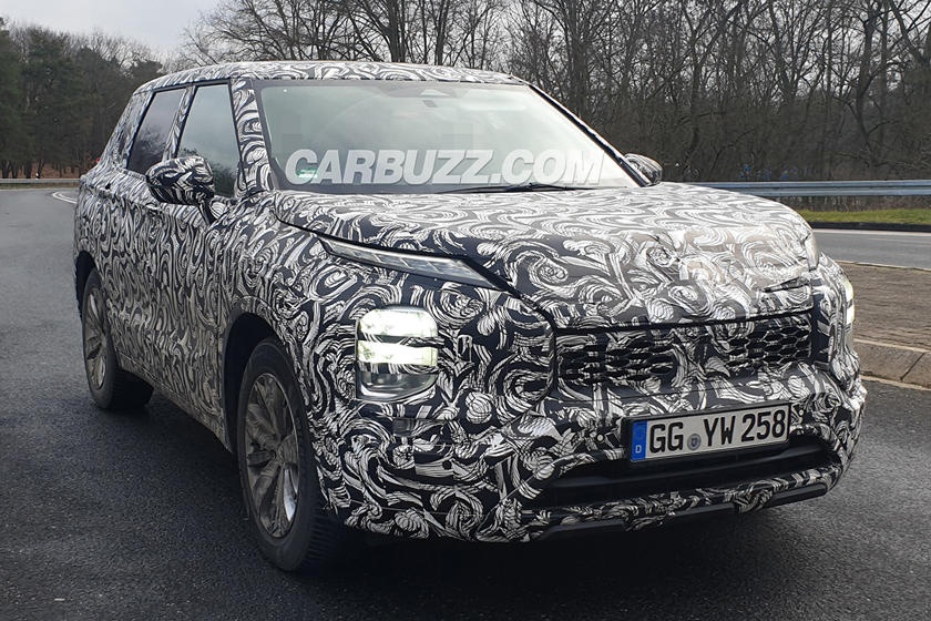 Mitsubishi Outlander 2022 dung dong co cua Nissan anh 2