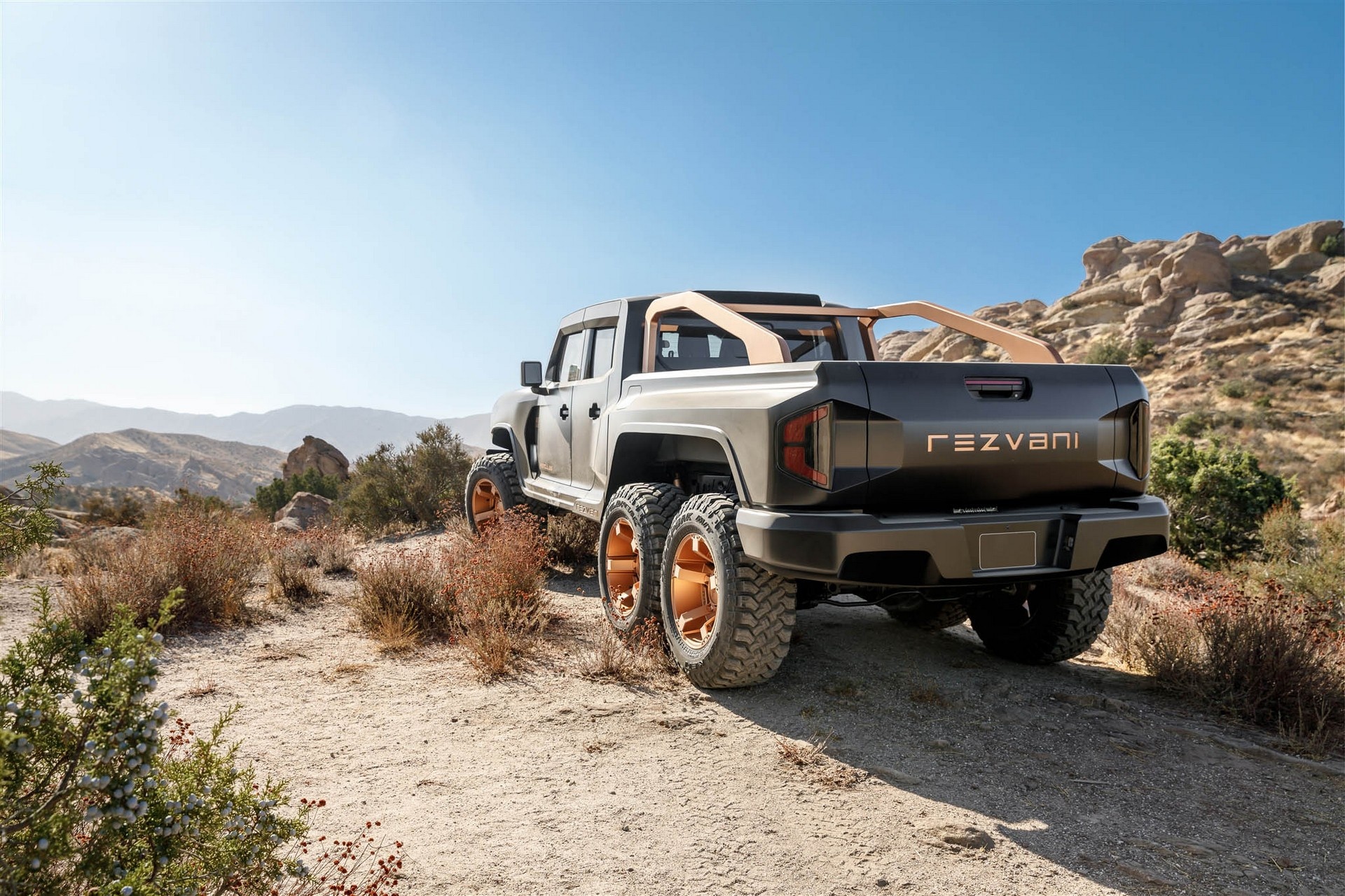 Rezvani Hercules 6×6 có giá bán gần nửa triệu USD ảnh 3 Rezvani Hercules 6×6 co gia ban gan nua trieu USD anh 3
