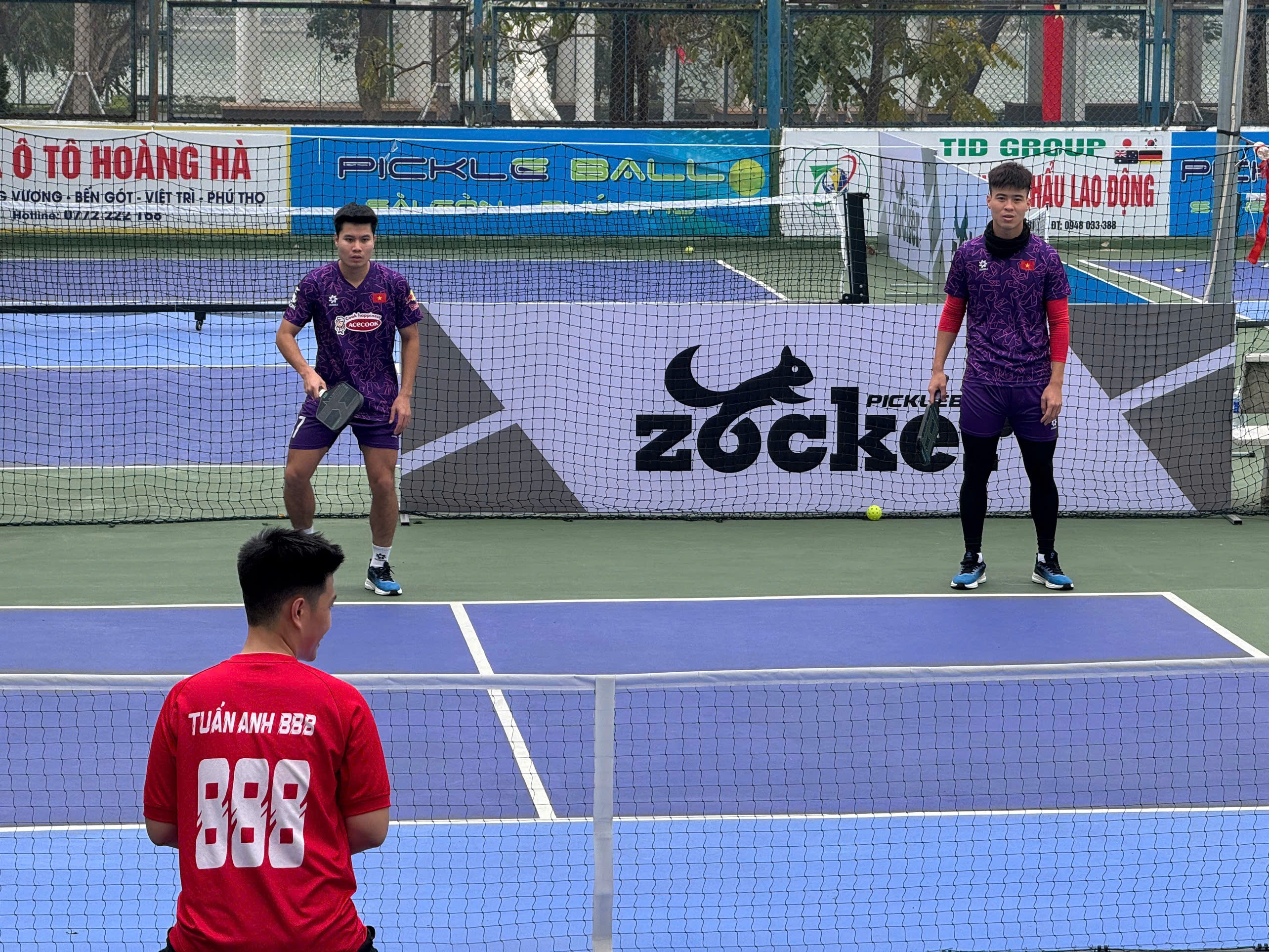 Tuyen thu Viet Nam thu thai choi pickleball sau tran thang Singapore hinh anh