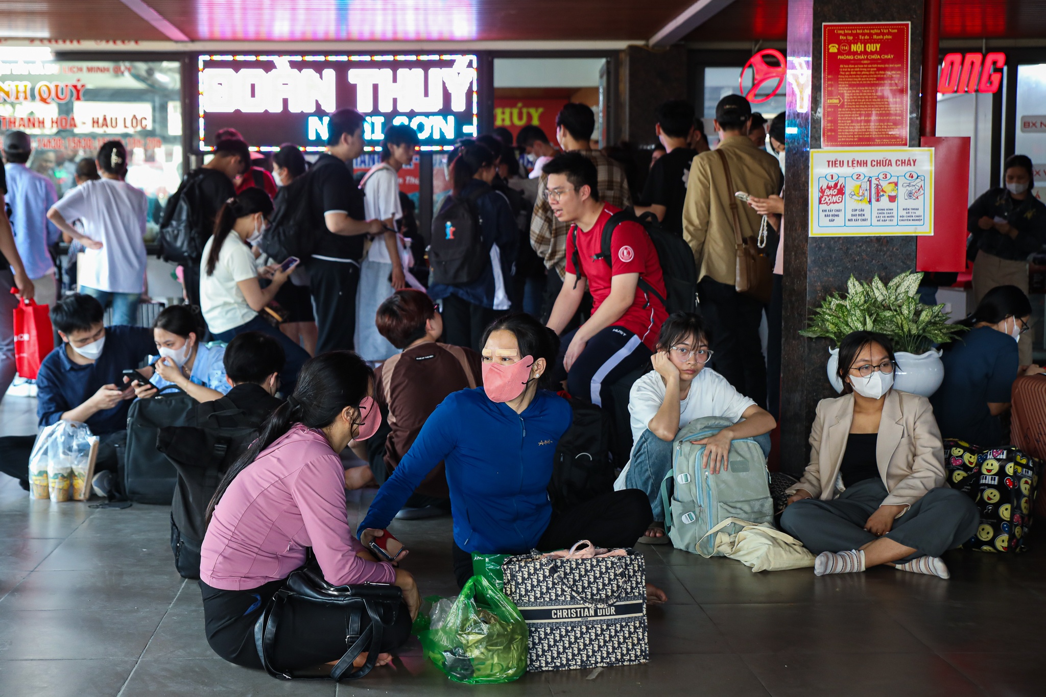 tắc đường về nghỉ lễ ảnh 16 tac duong ve nghi le anh 16