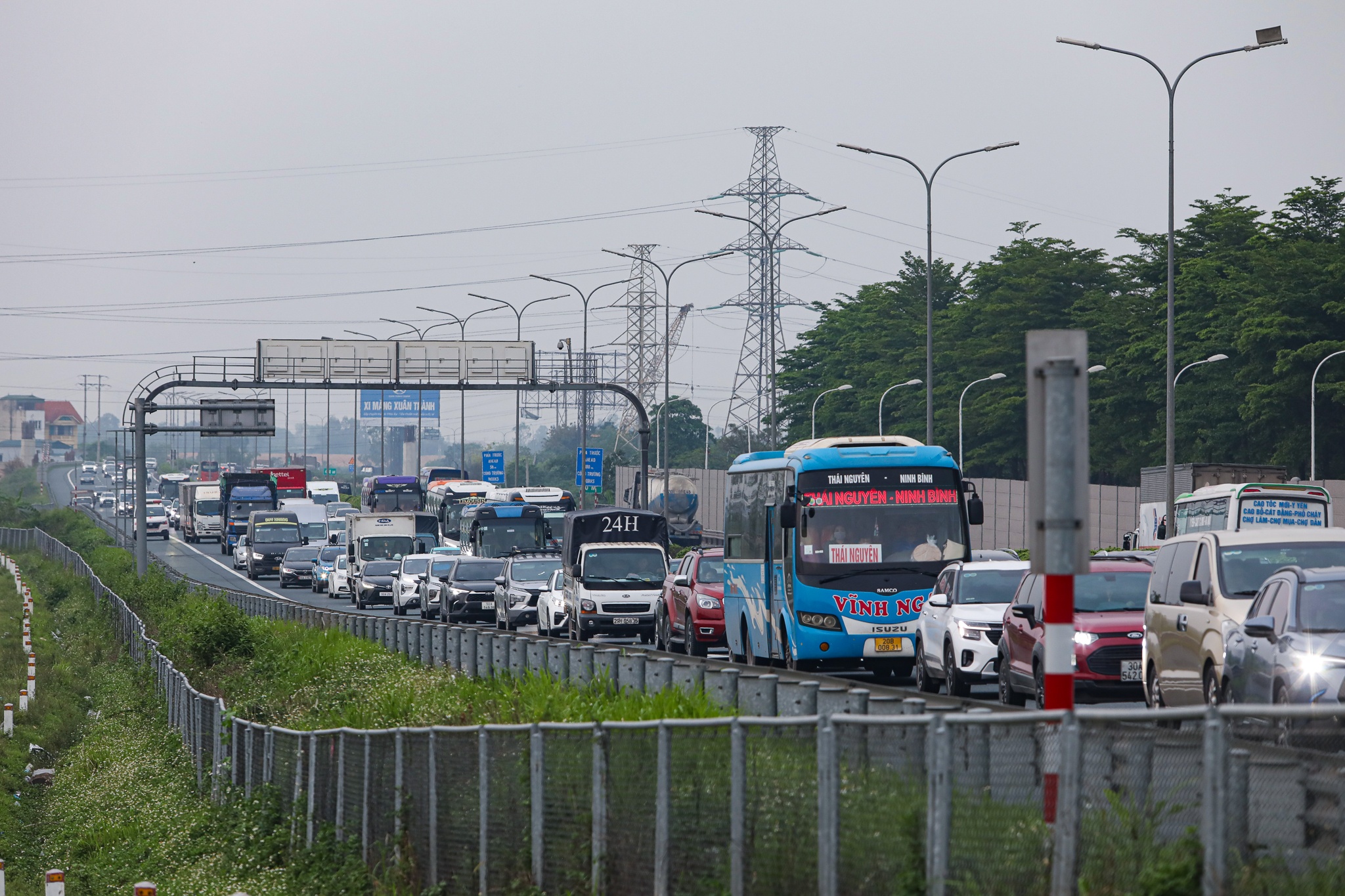 tac duong ve ha noi anh 1