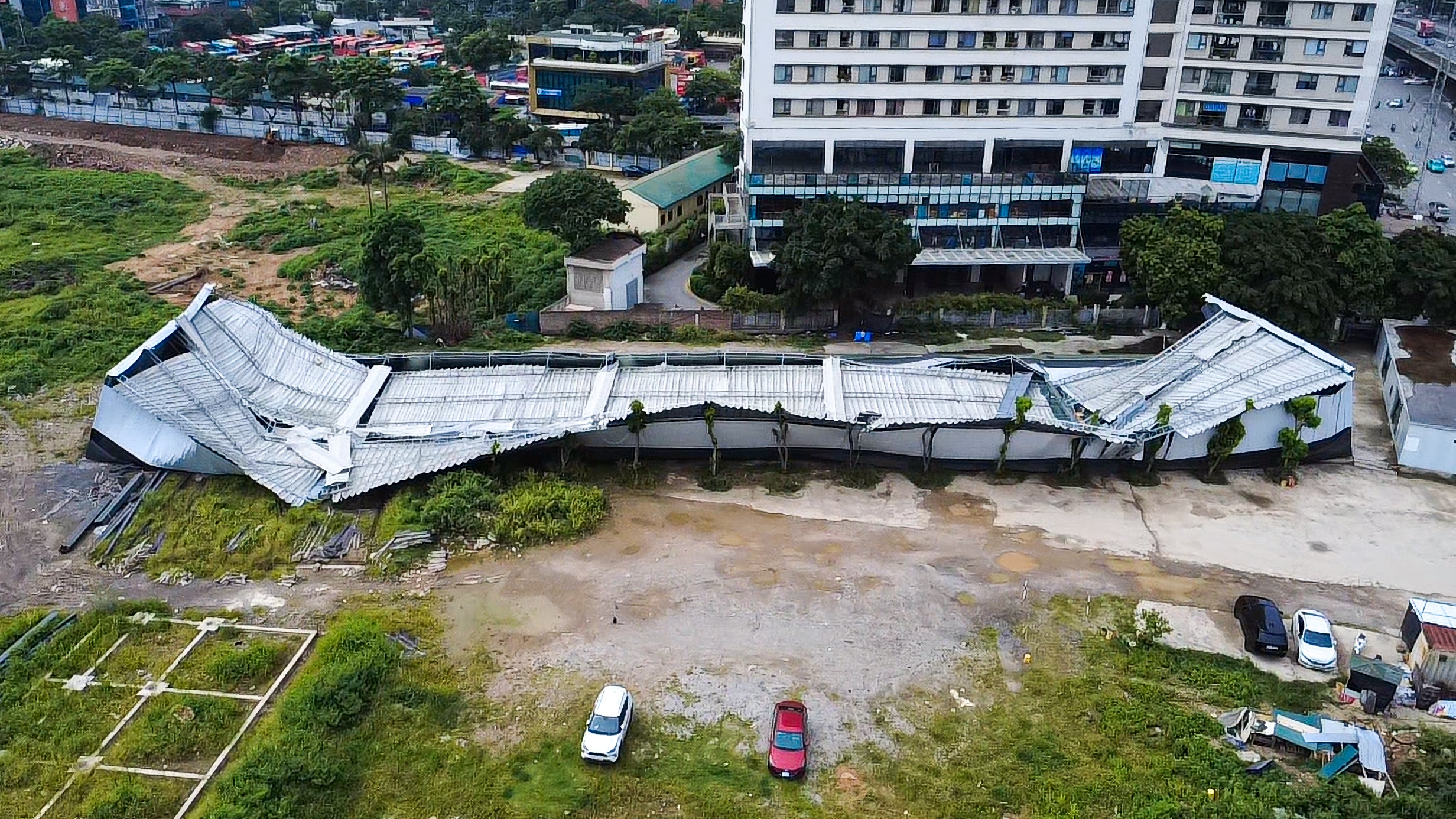 Toan canh vu sap san pickleball sau mua dong tai Ha Noi hinh anh