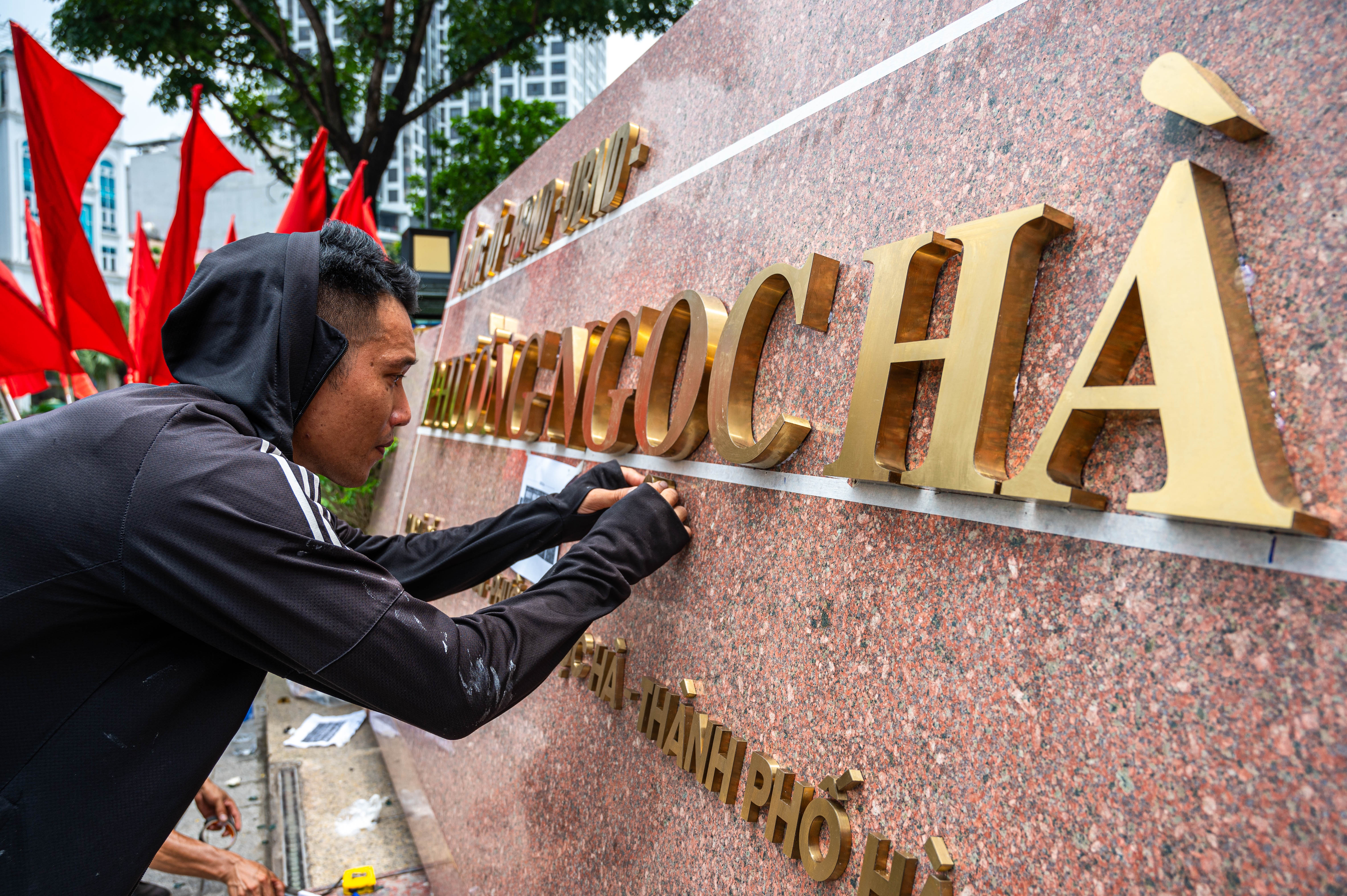 Hang loat tru so thay bien ten phuong, xa tai Ha Noi hinh anh