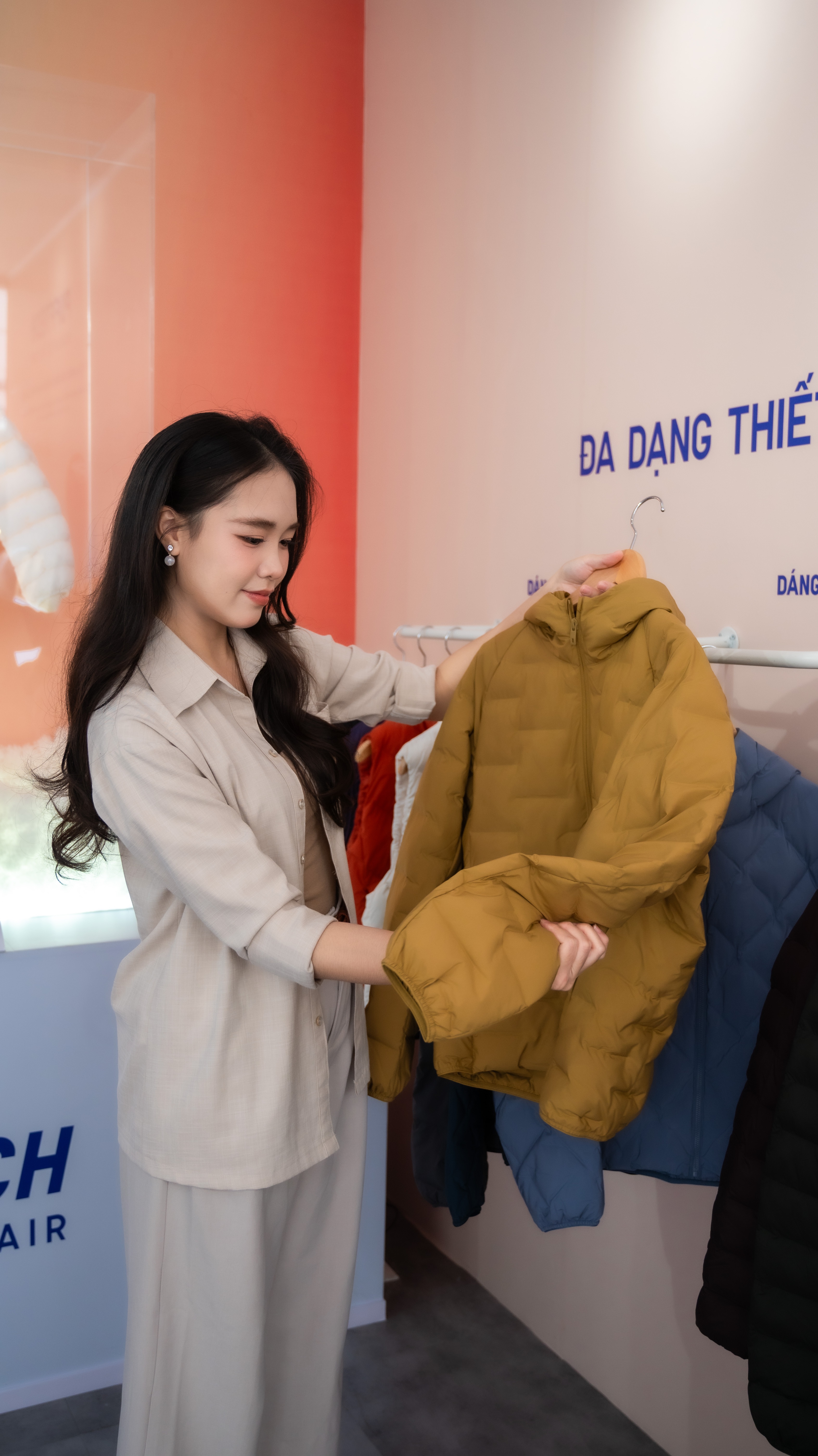 ao giu am Uniqlo,  HEATTECH,  PUFFTECH,  mac am khong nang,  cong nghe giu nhiet,  thoi trang Ha Noi anh 12