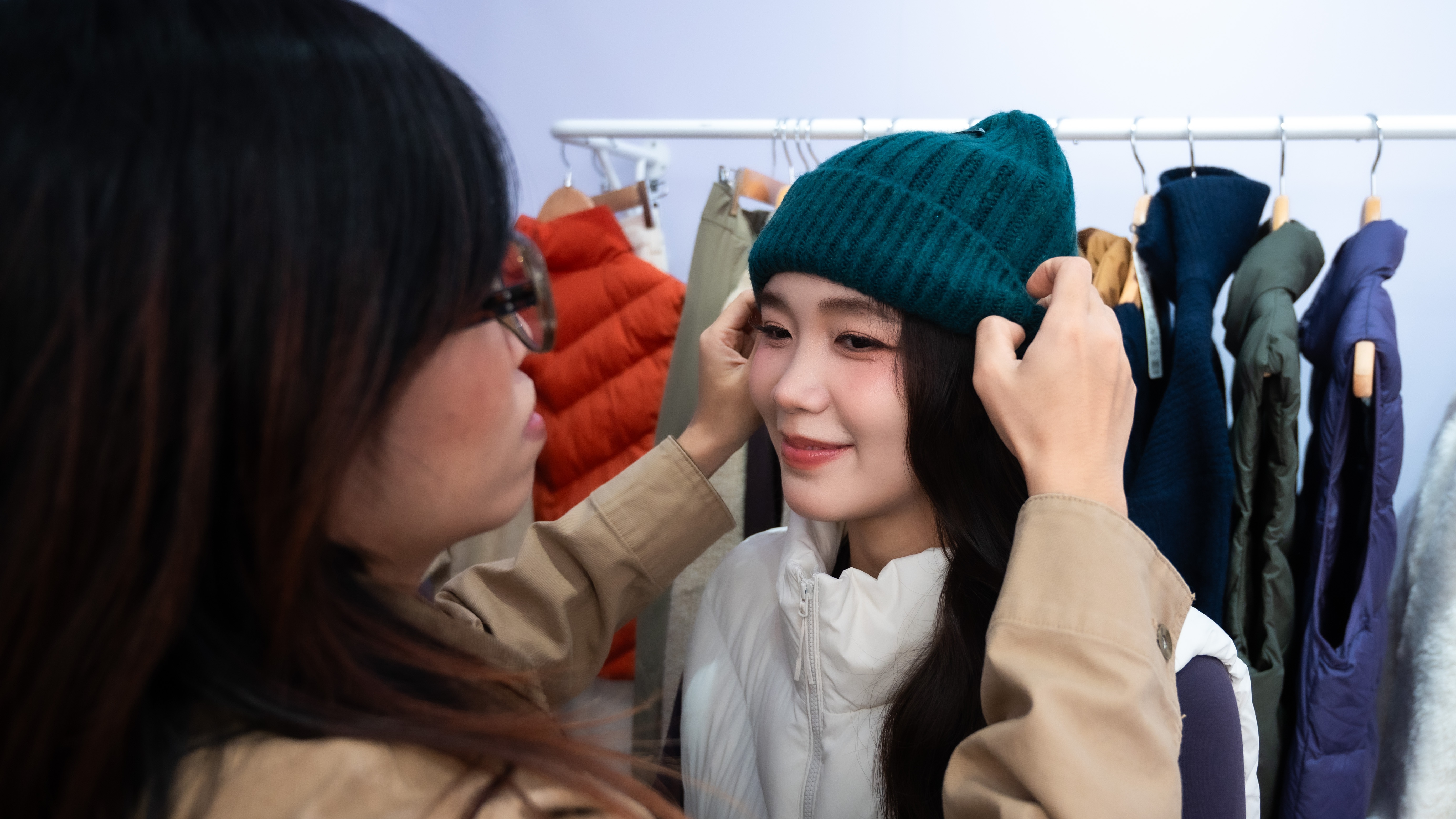 ao giu am Uniqlo,  HEATTECH,  PUFFTECH,  mac am khong nang,  cong nghe giu nhiet,  thoi trang Ha Noi anh 27