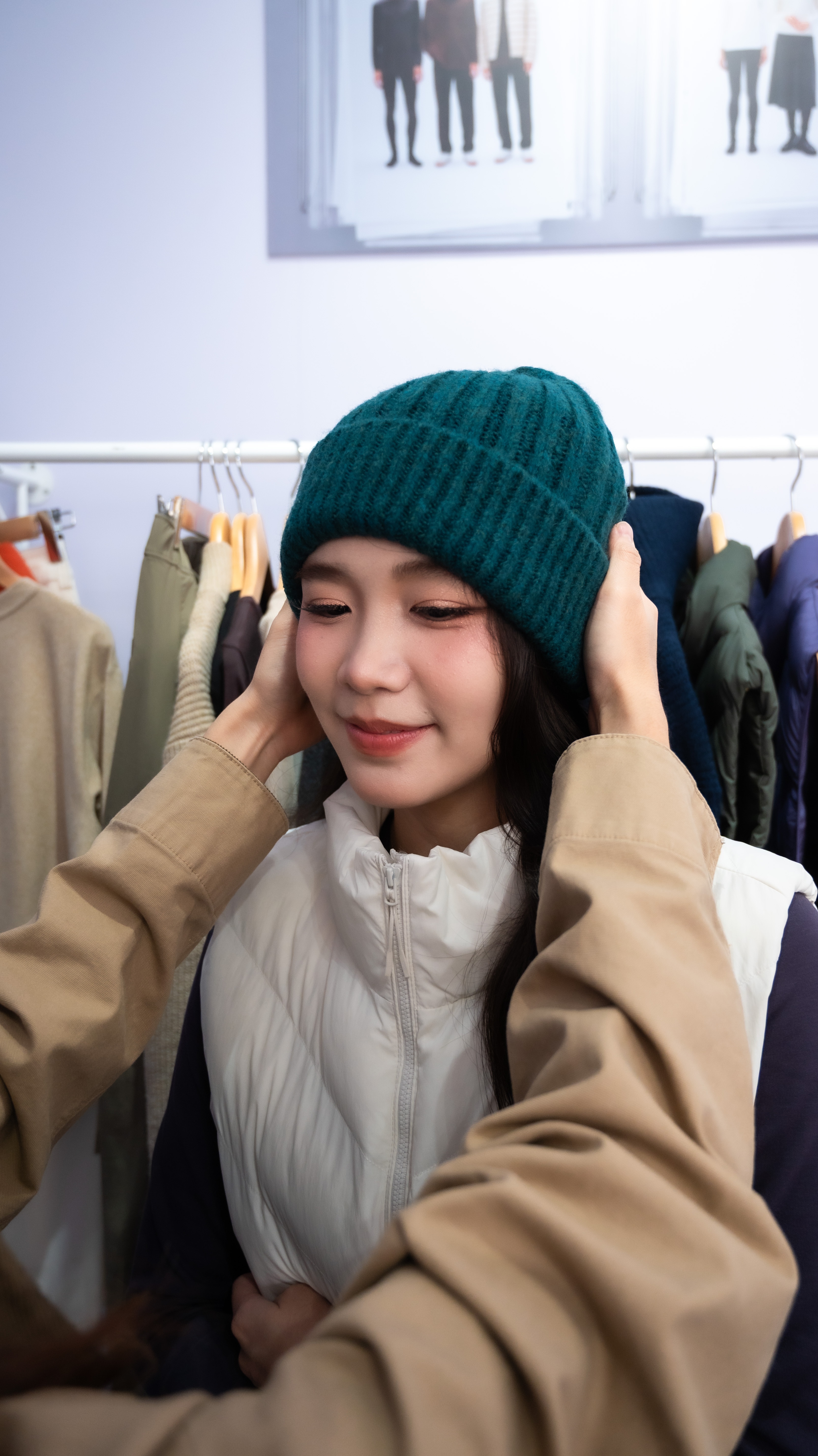 ao giu am Uniqlo,  HEATTECH,  PUFFTECH,  mac am khong nang,  cong nghe giu nhiet,  thoi trang Ha Noi anh 28