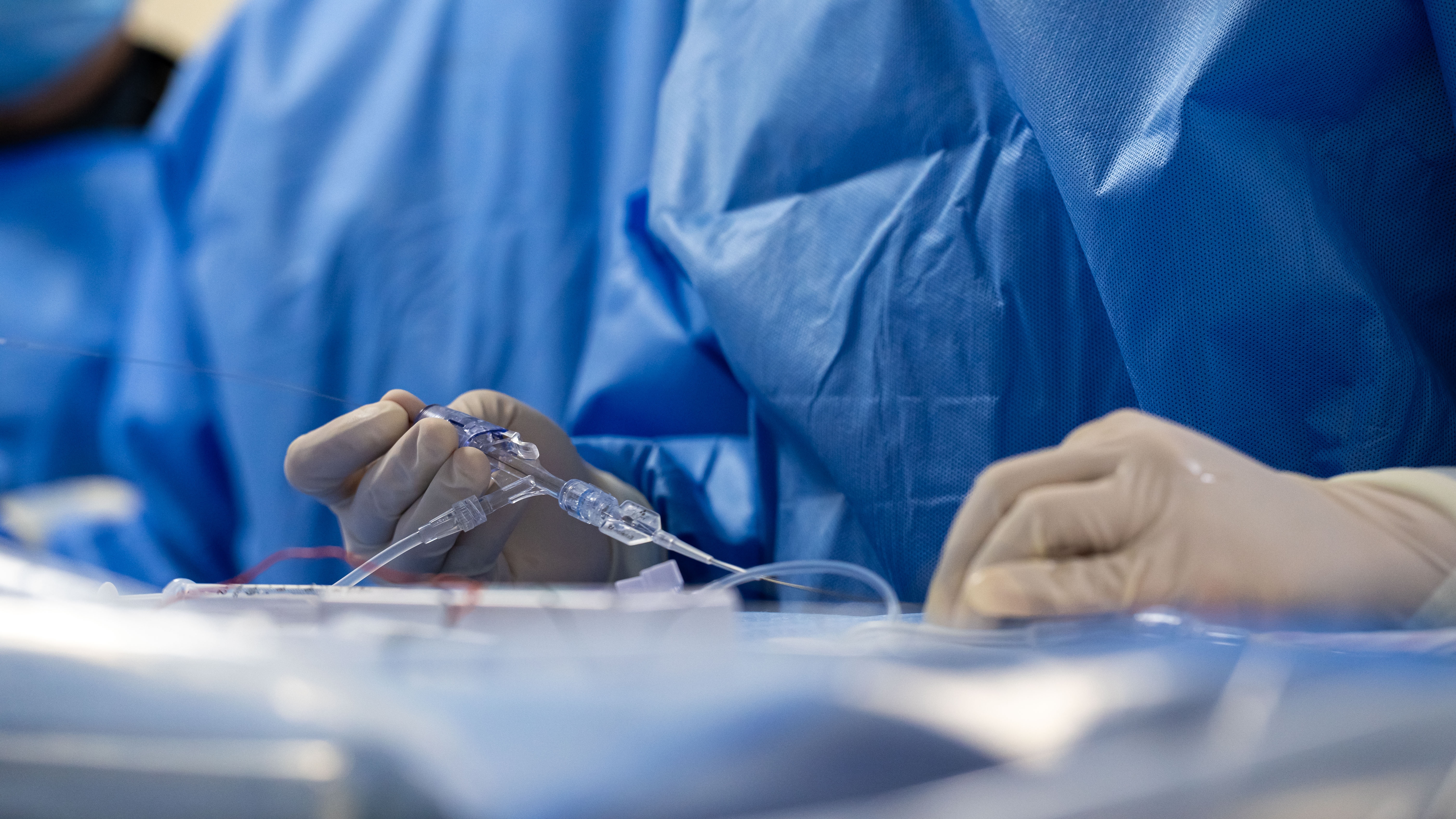 trong phong can thiep nao anh 17