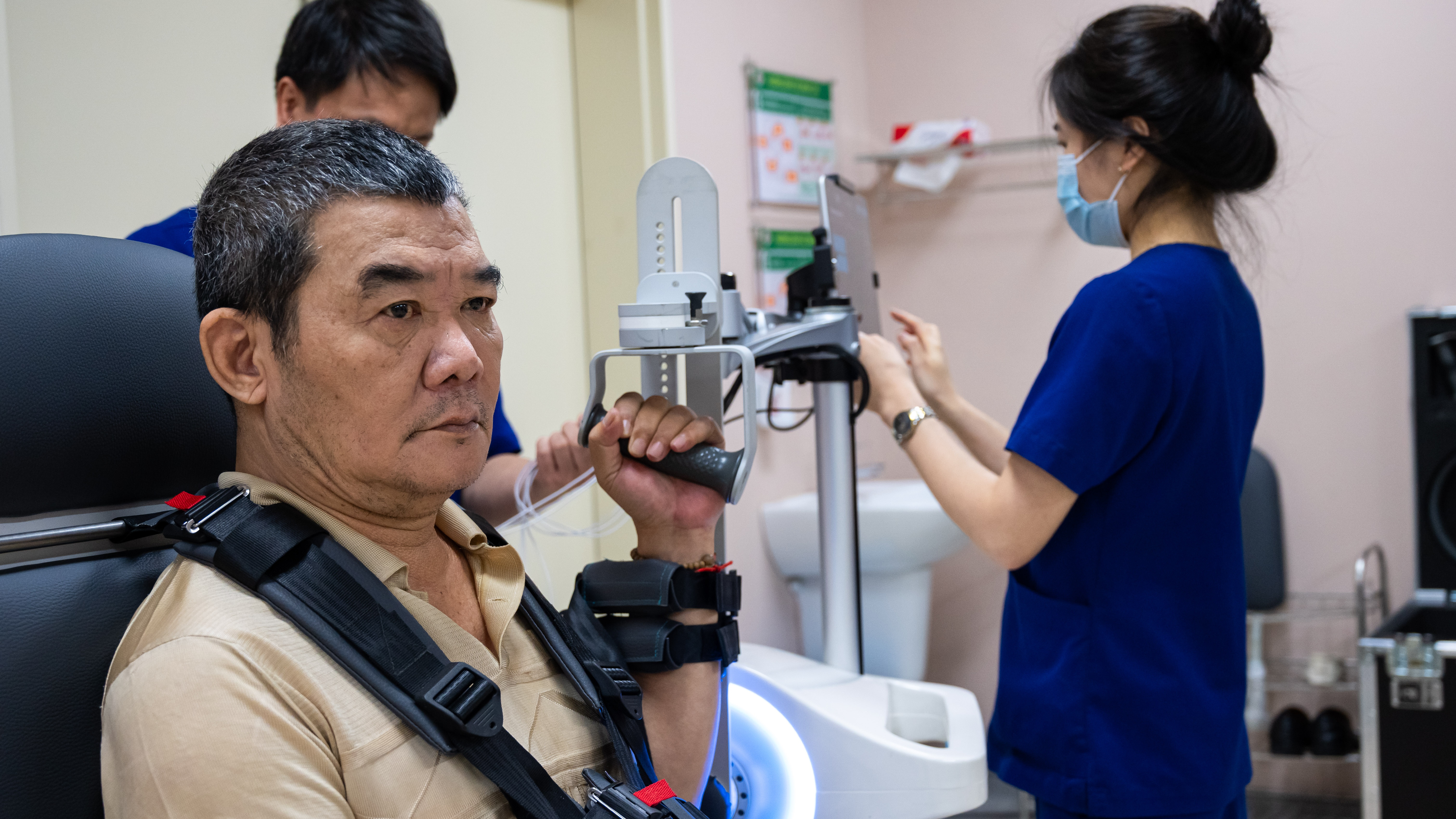 trong phong can thiep nao anh 37