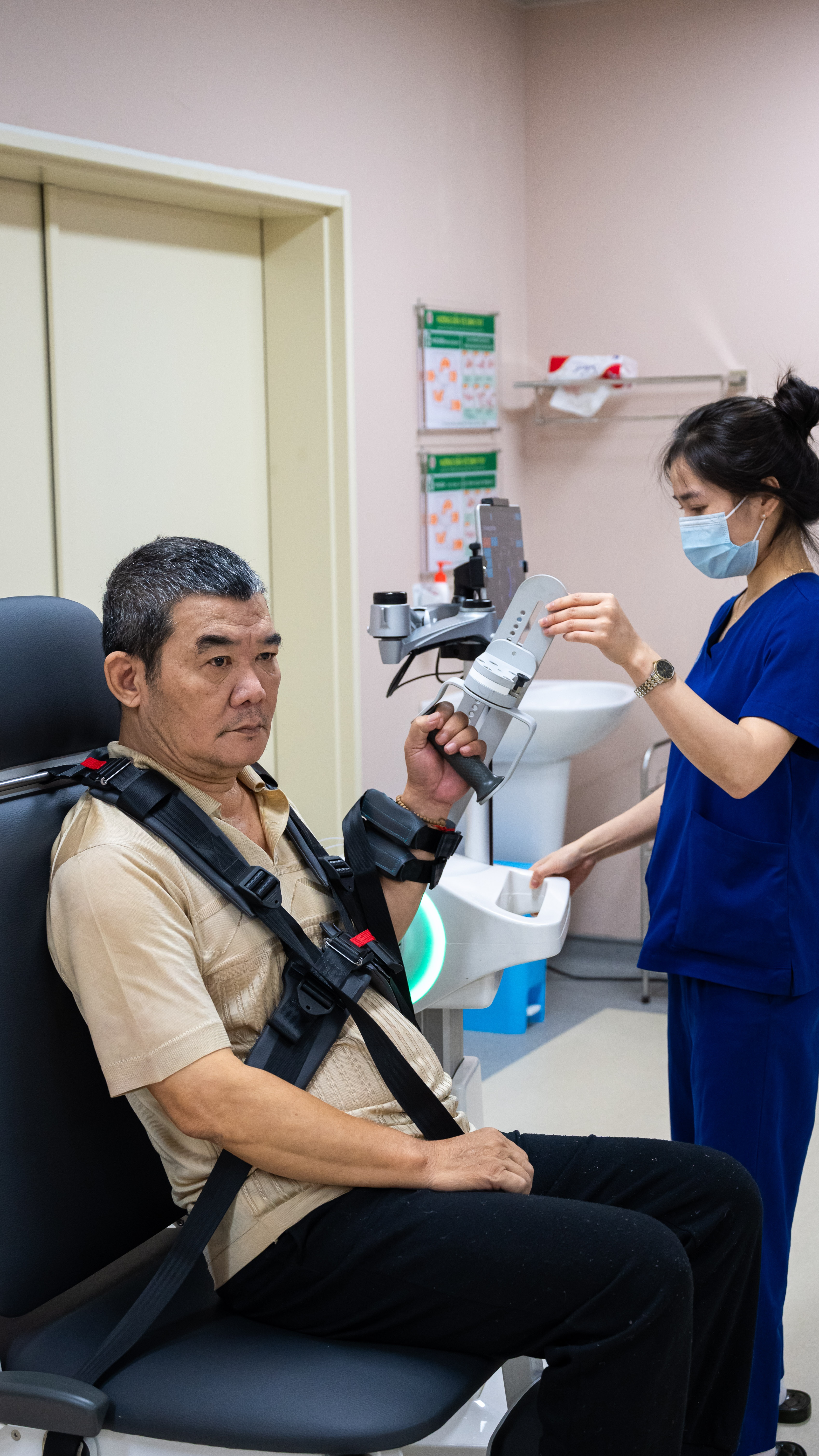 trong phong can thiep nao anh 38