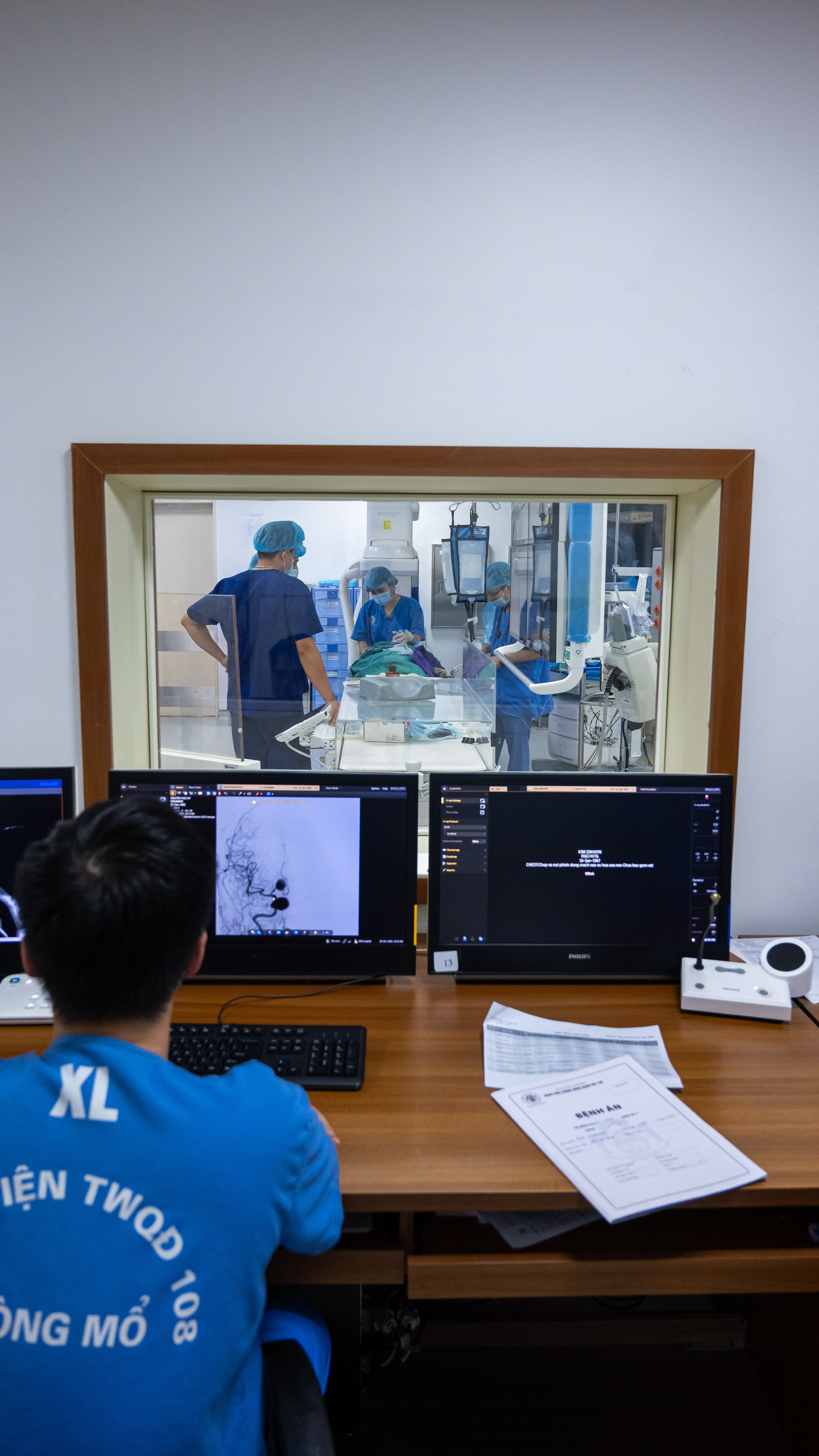 trong phong can thiep nao anh 22