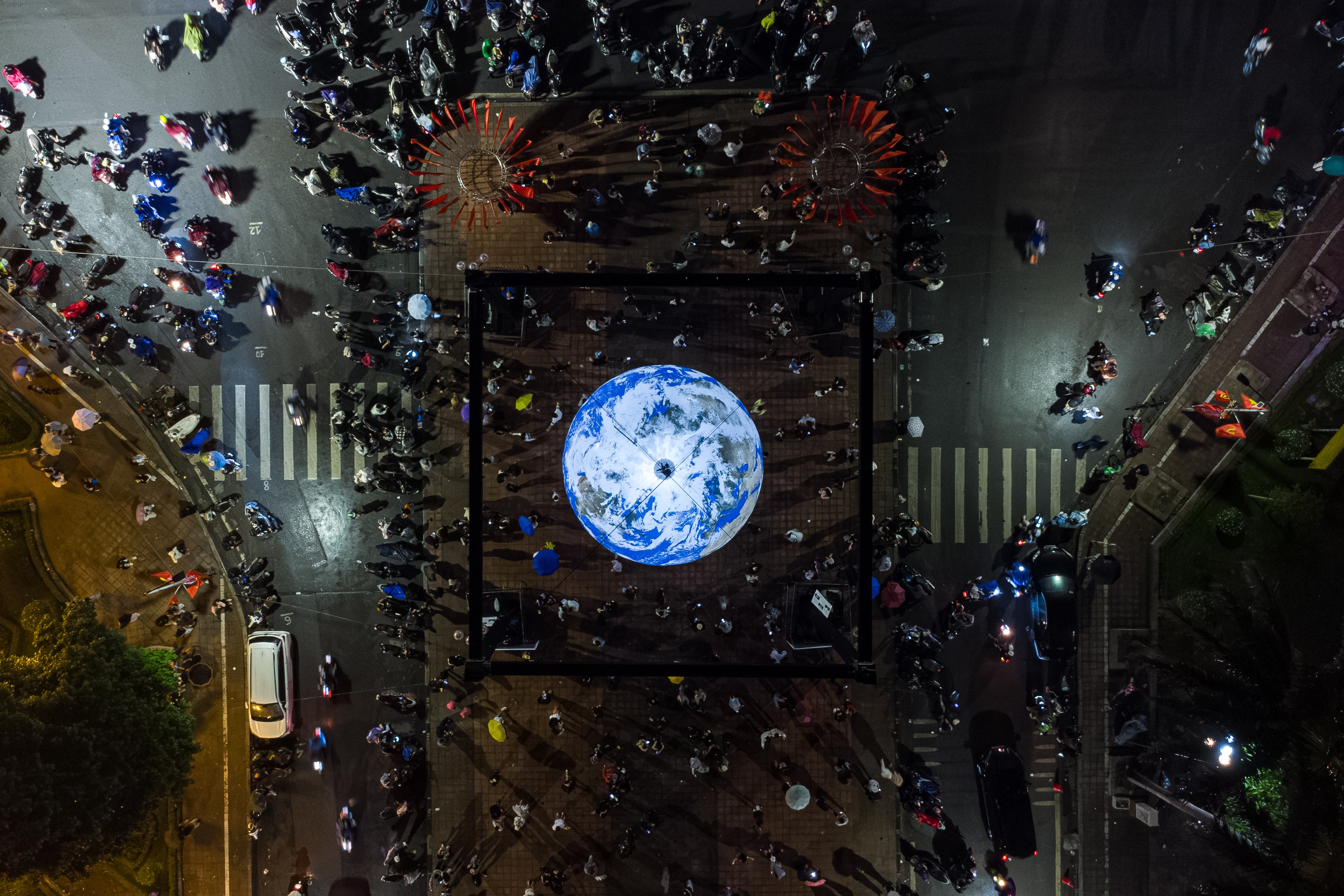 bilde av gigantisk jord 2 hinh trai dat khong lo anh 2