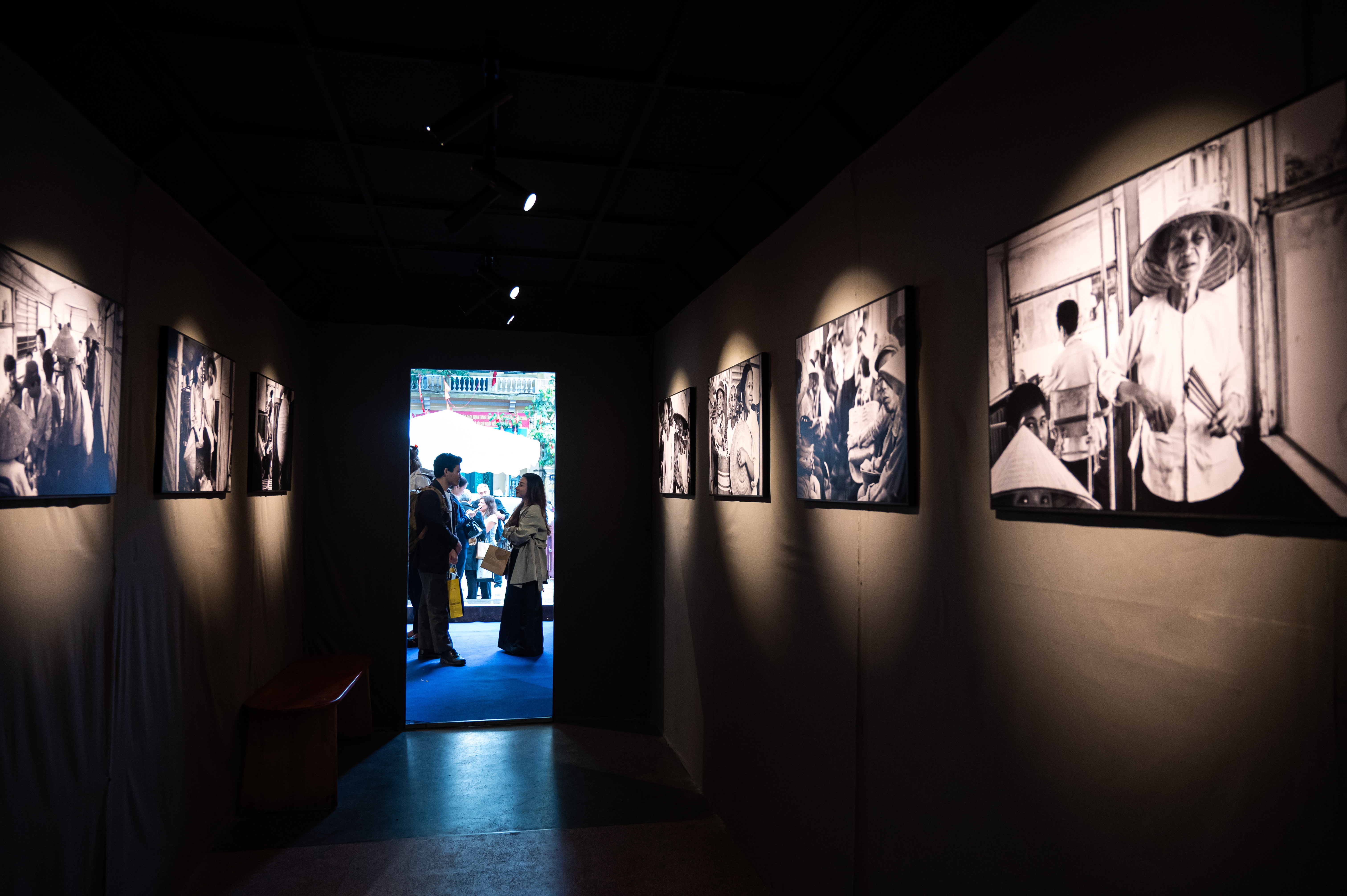 Hanoi photo, trien lam Hang Buom, van hoa Ha Noi, su kien nhiep anh, ky uc thanh pho, nghe thuat thi giac, Vien Phap Viet Nam, UNESCO Ha Noi, le hoi hinh anh anh 4