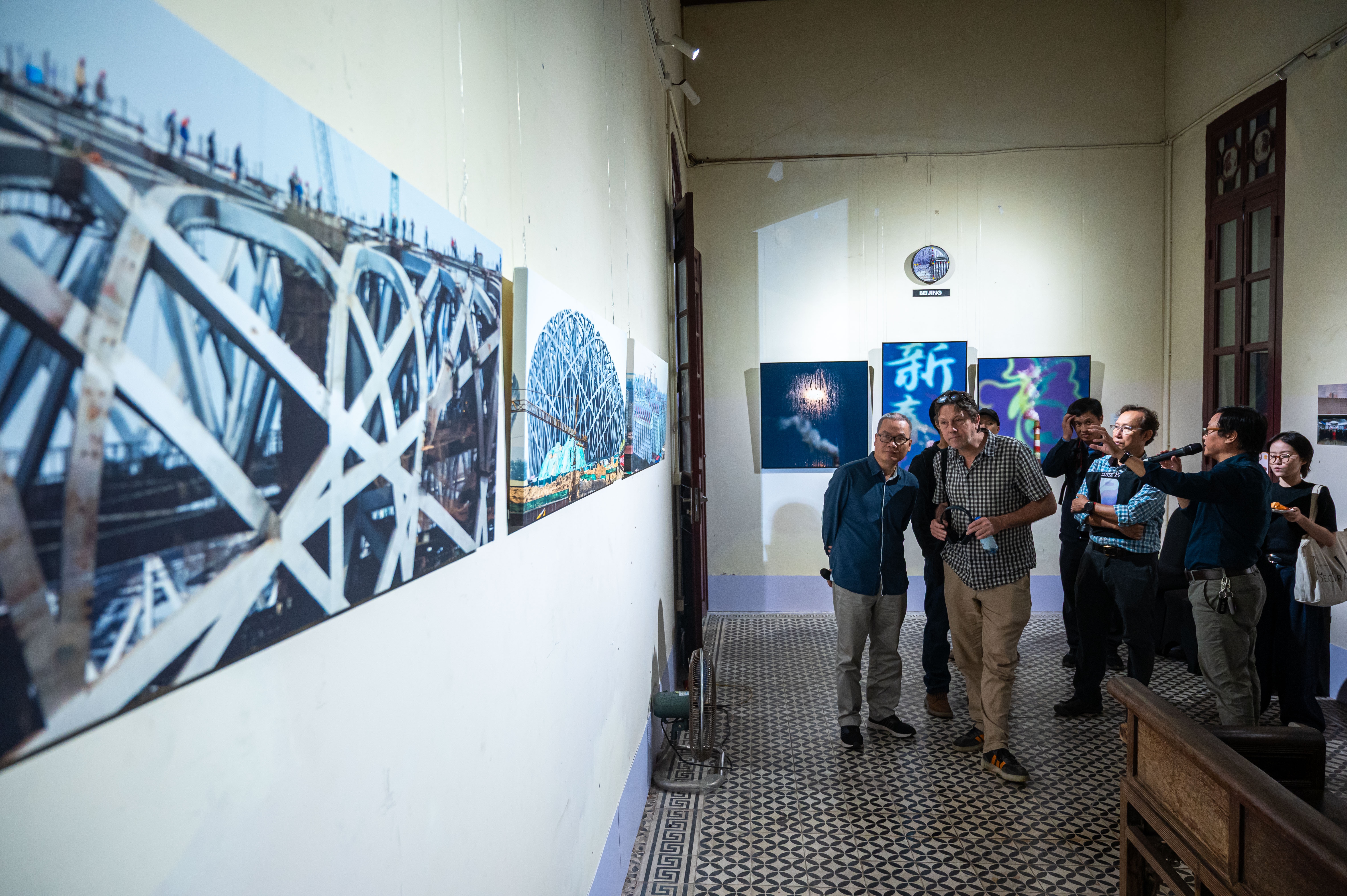 Hanoi photo, trien lam Hang Buom, van hoa Ha Noi, su kien nhiep anh, ky uc thanh pho, nghe thuat thi giac, Vien Phap Viet Nam, UNESCO Ha Noi, le hoi hinh anh anh 6