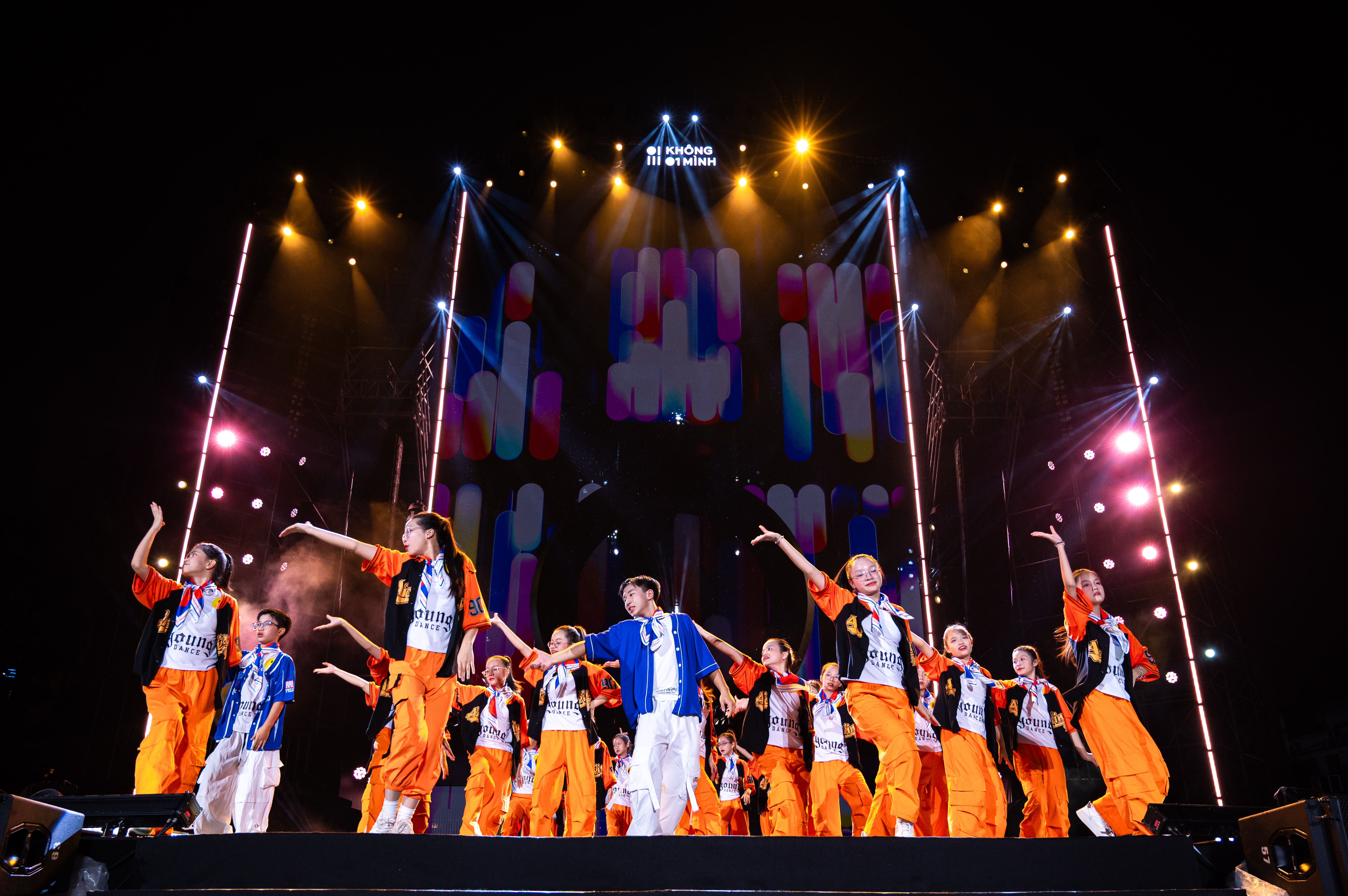 chien dich khong mot minh anh 17