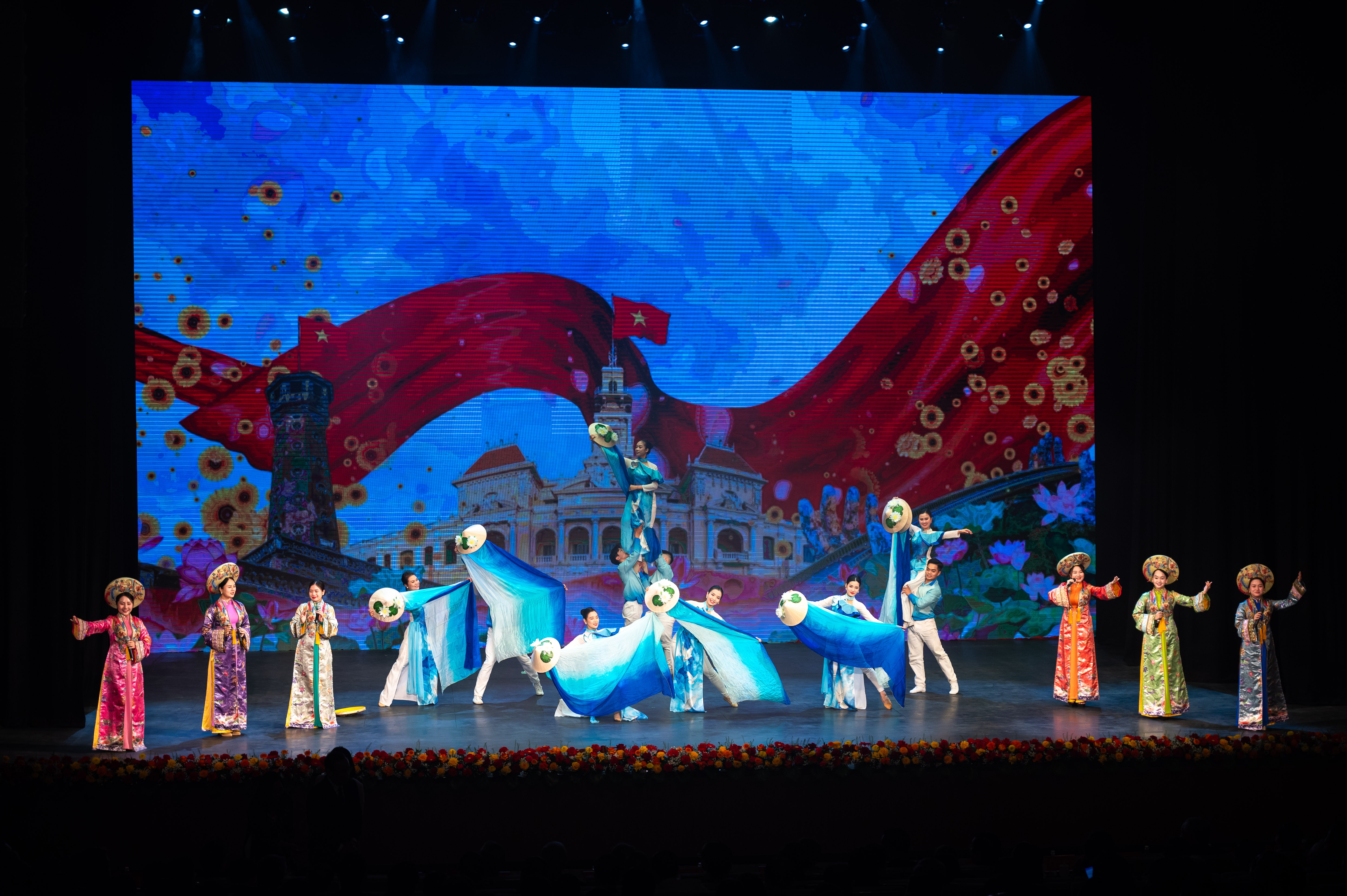 NXB Chinh tri quoc gia anh 7