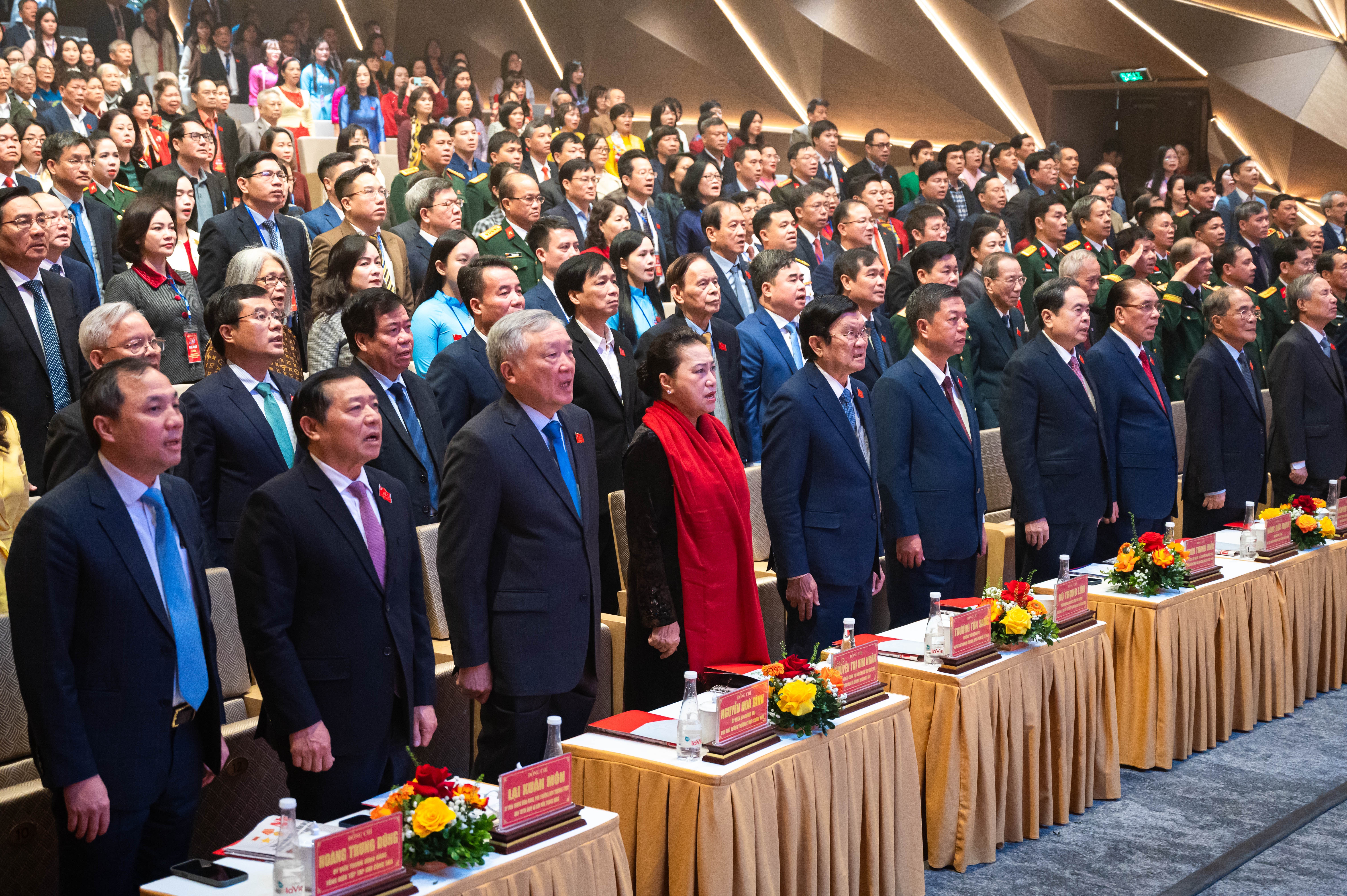 NXB Chinh tri quoc gia anh 6