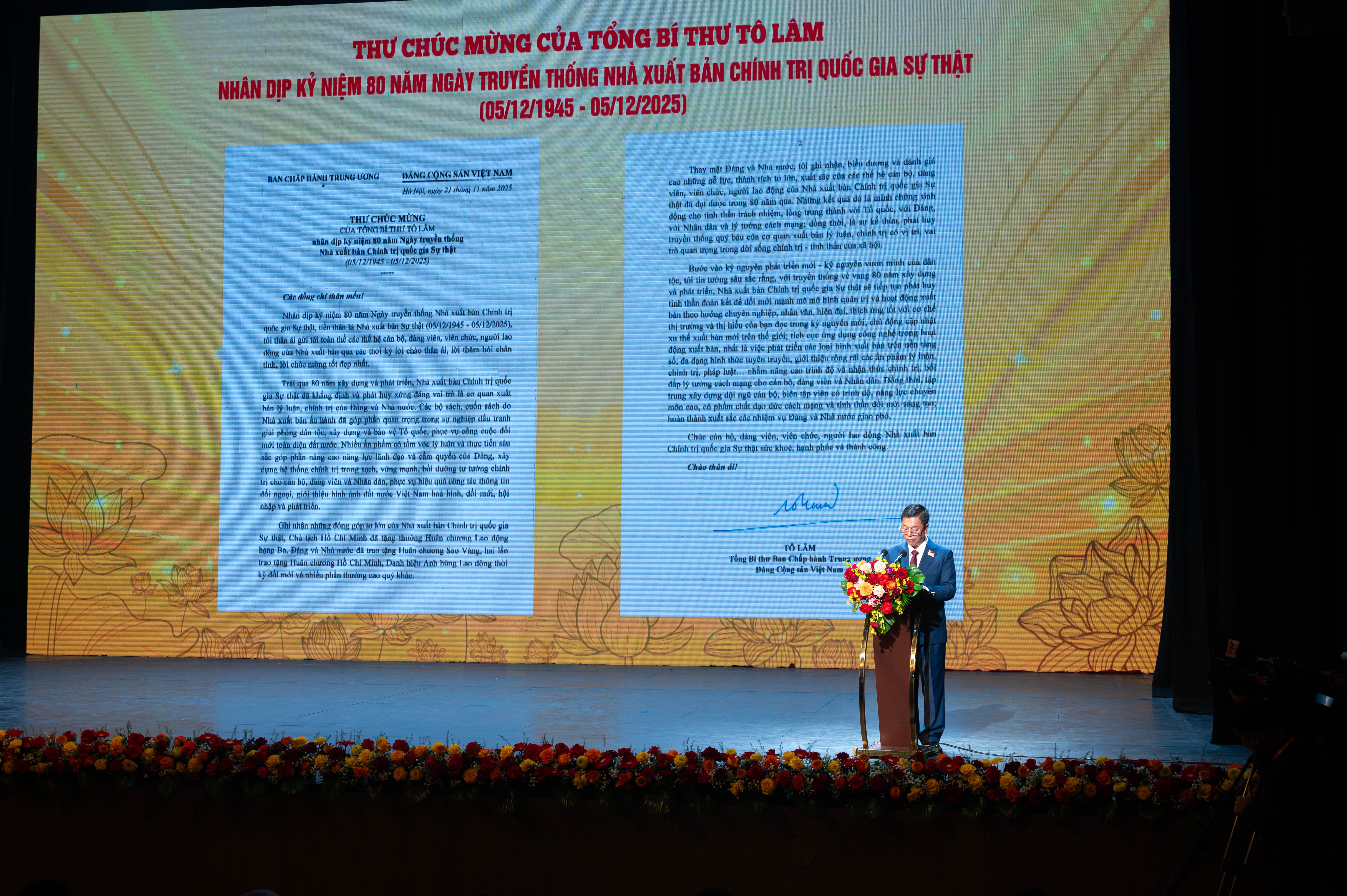 NXB Chinh tri quoc gia anh 8