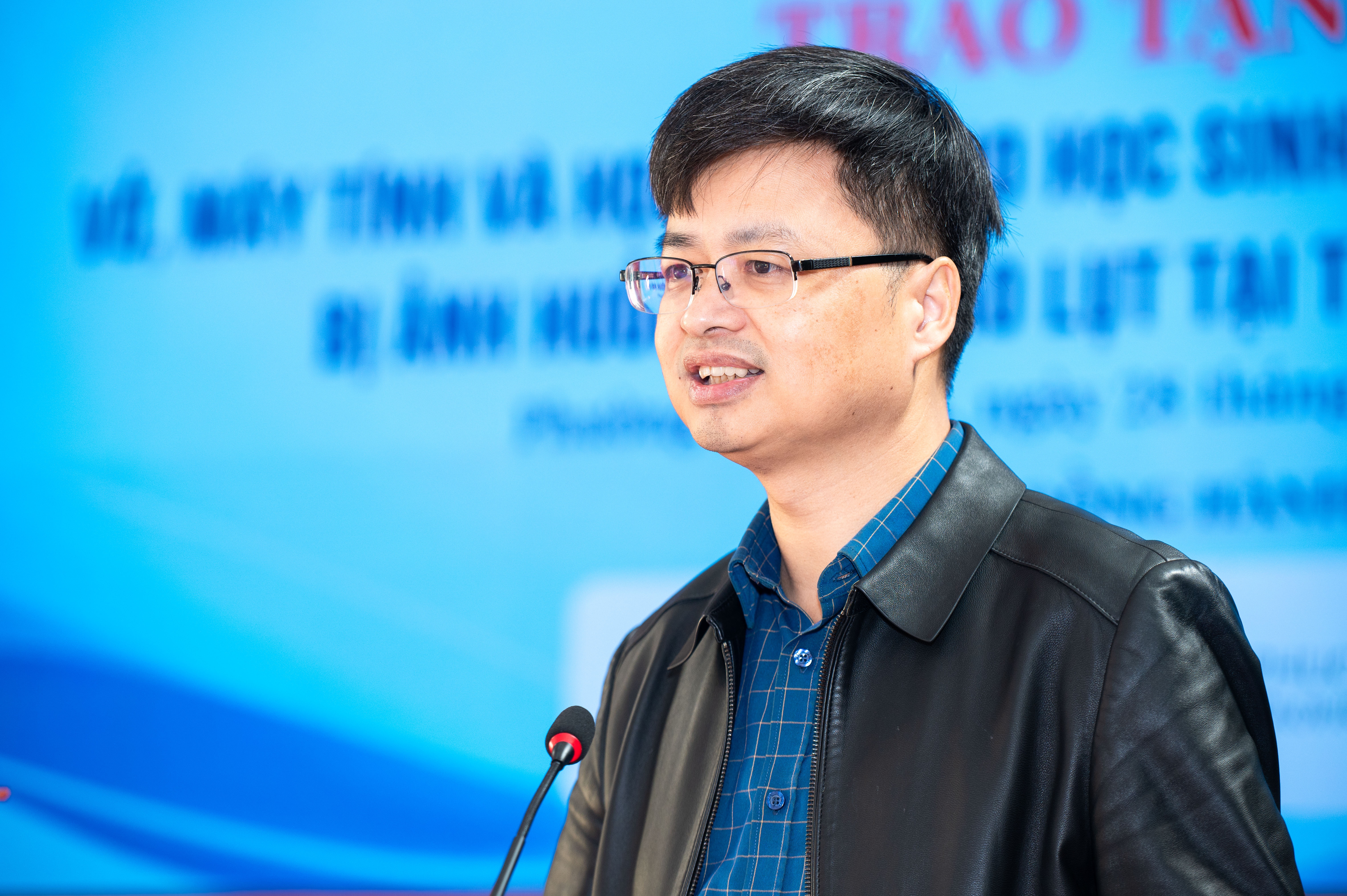 hoi xuat ban trao qua anh 4