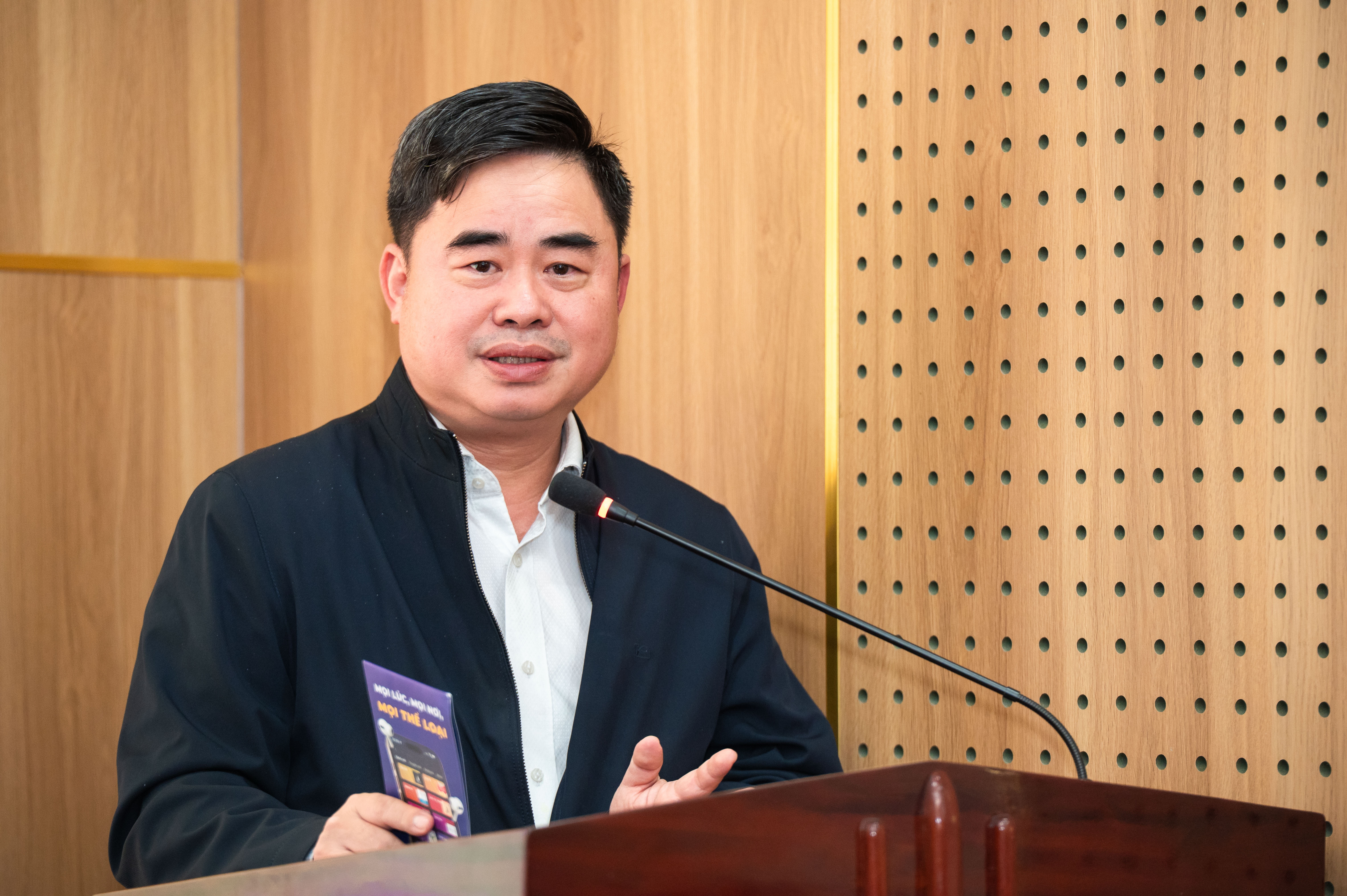 hoi xuat ban trao qua anh 8