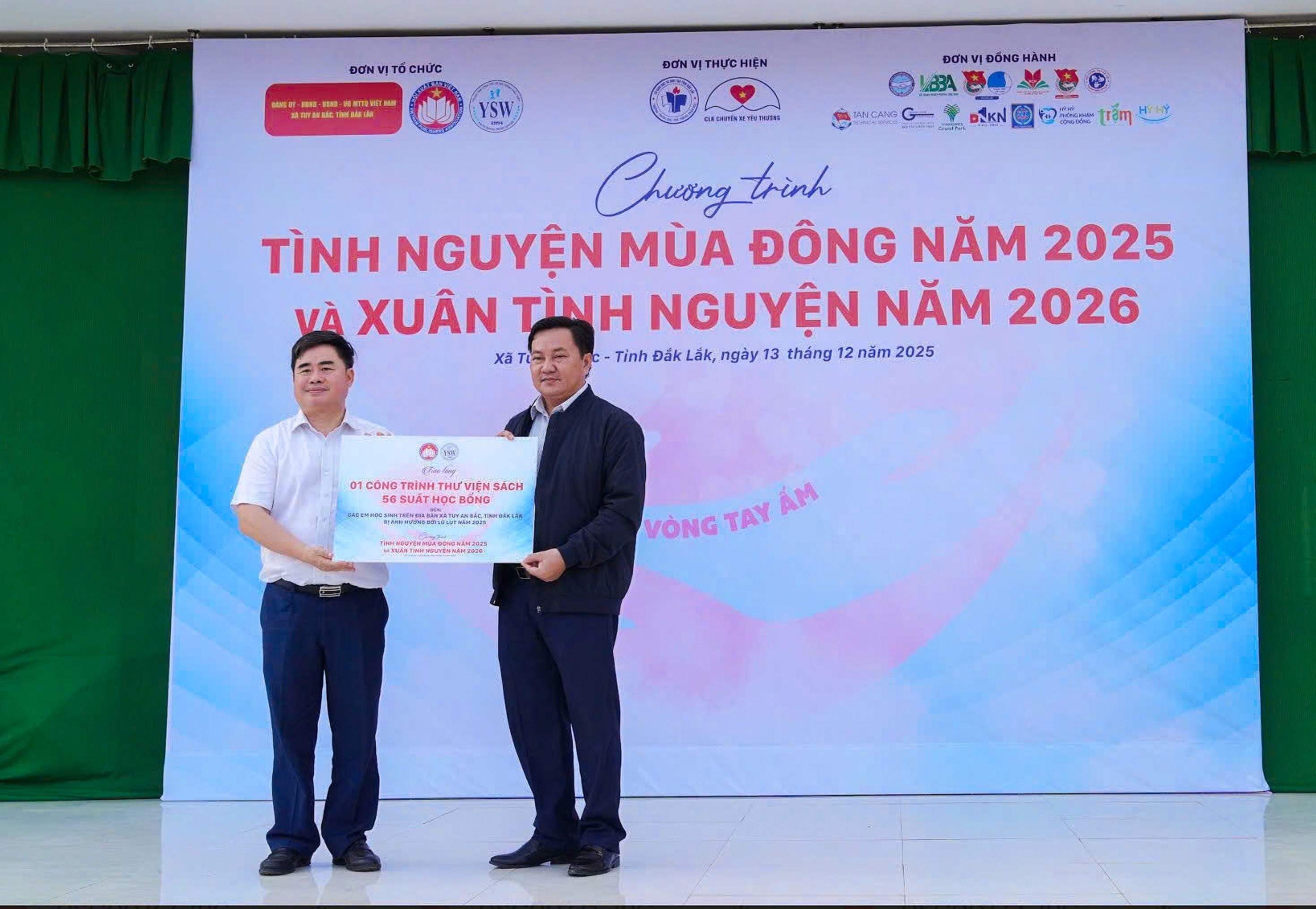 hoi xuat ban trao qua anh 11