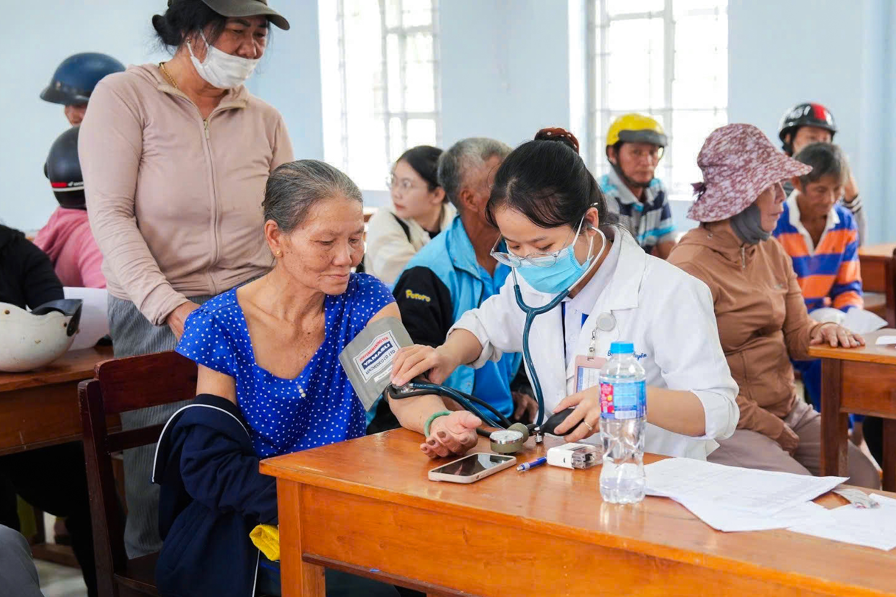 hoi xuat ban trao qua anh 12