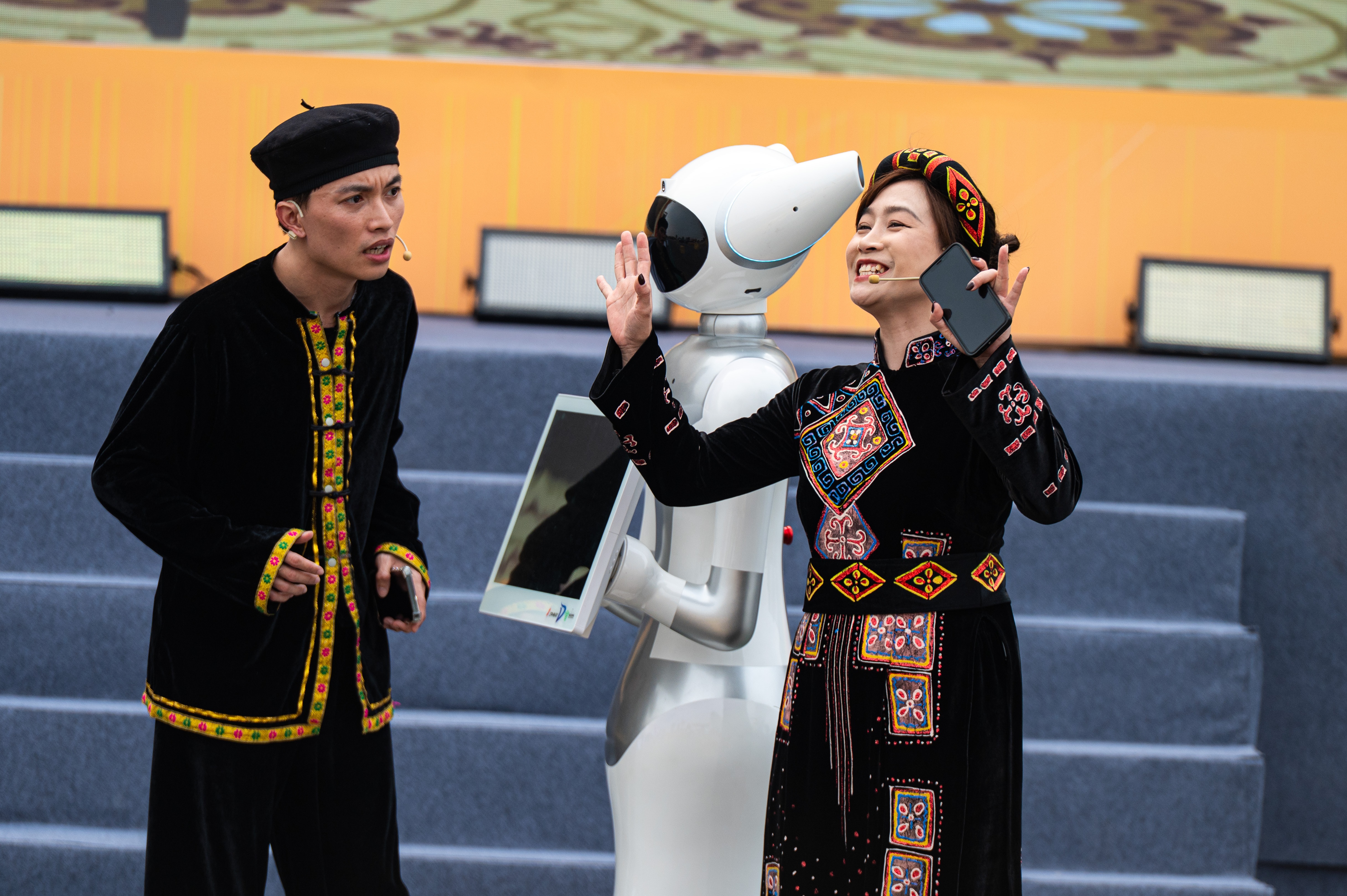 trinh dien do cong nghe anh 10