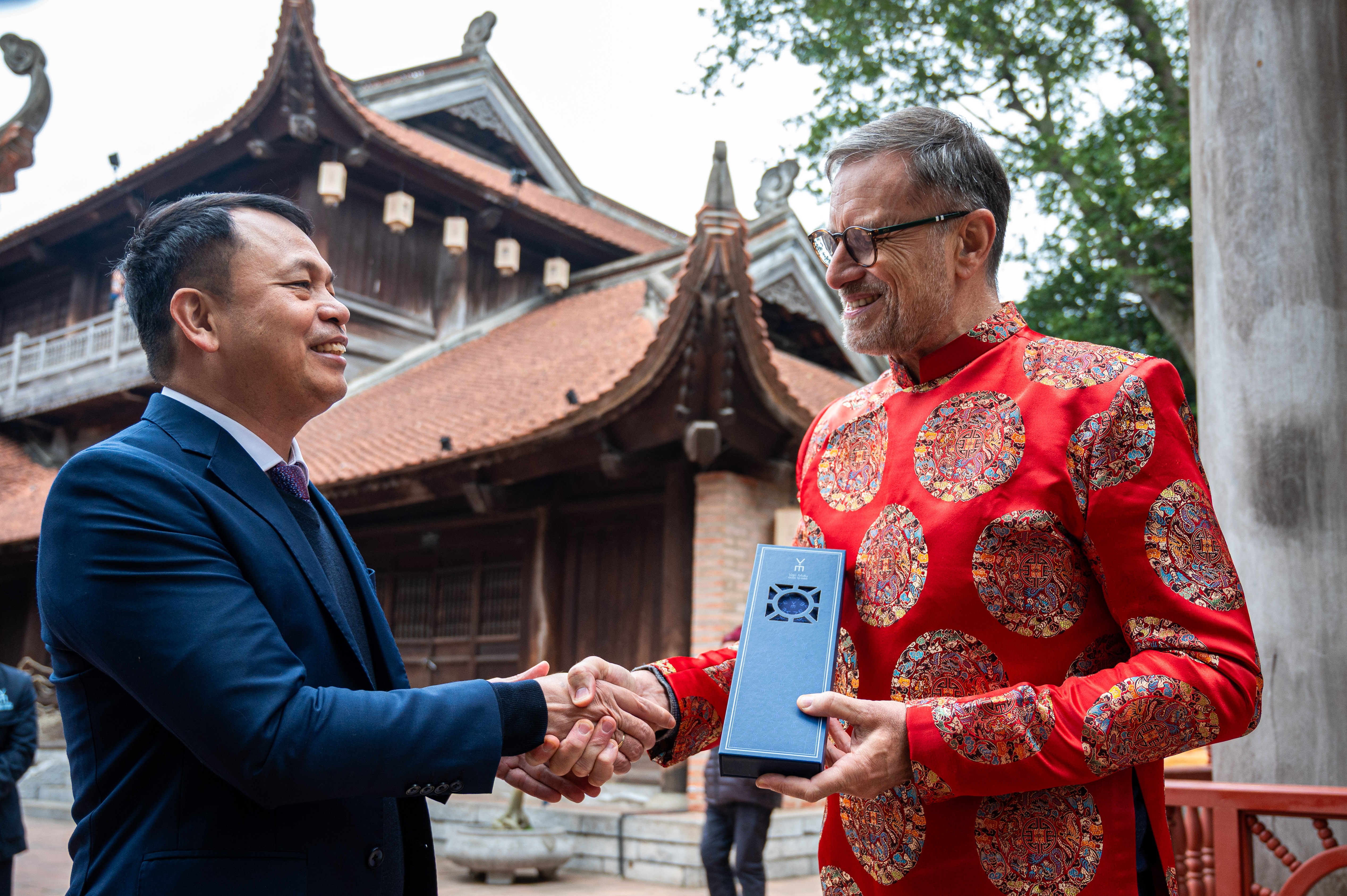 dai su quan nuoc phap anh 17