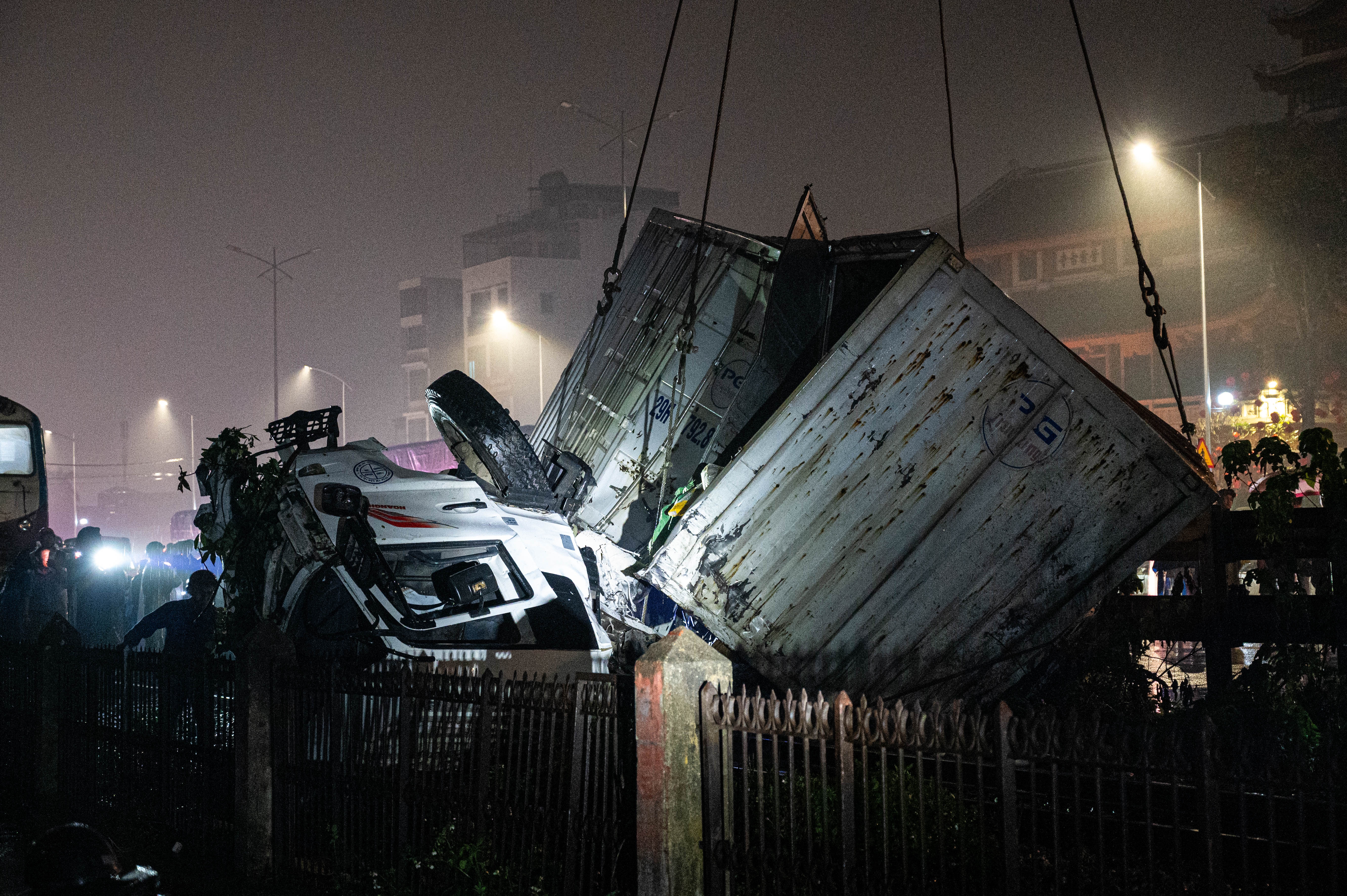 tai nan tren duong sat anh 5