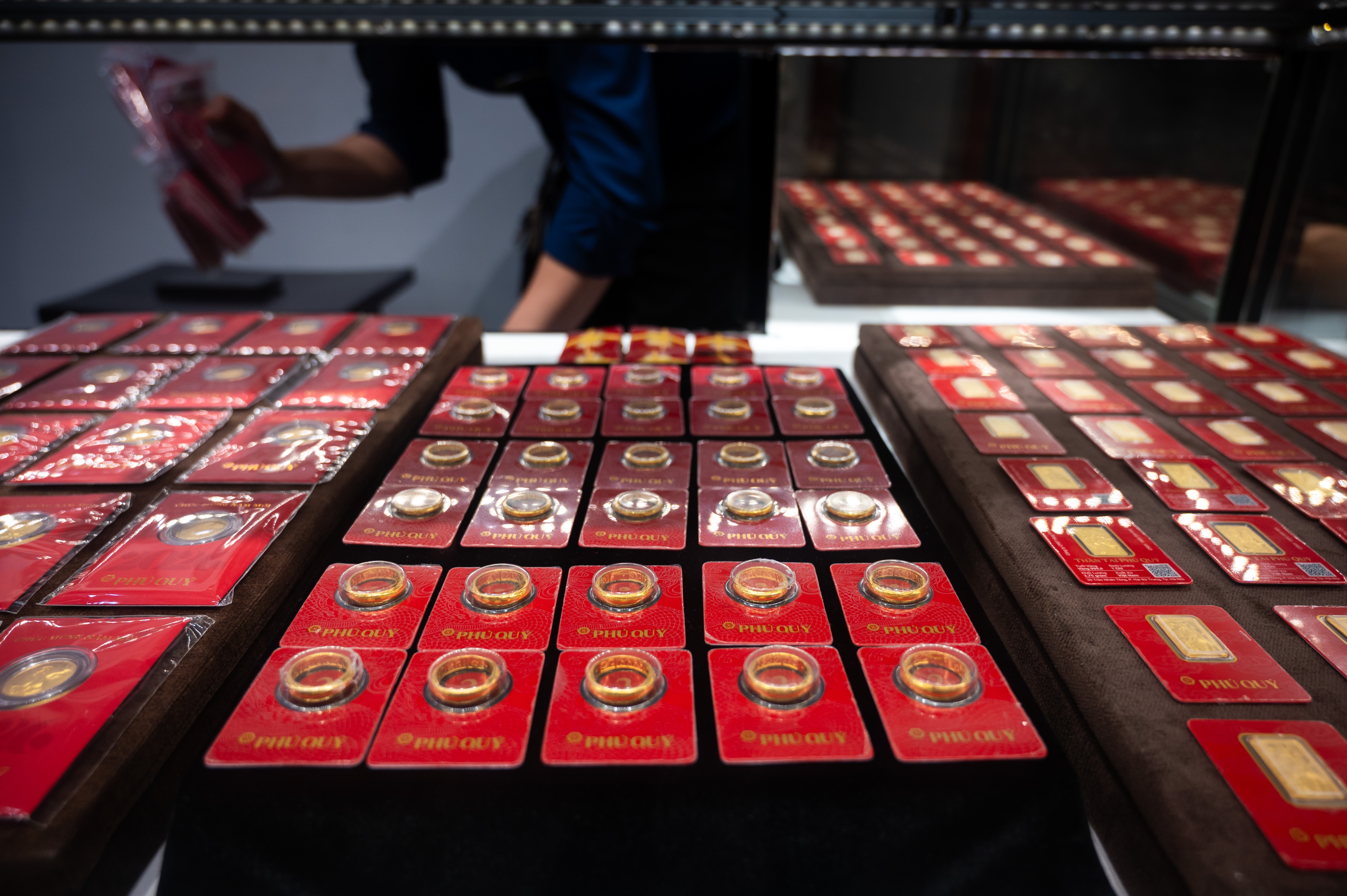 Gia vang trong nuoc bot 'nong' hinh anh