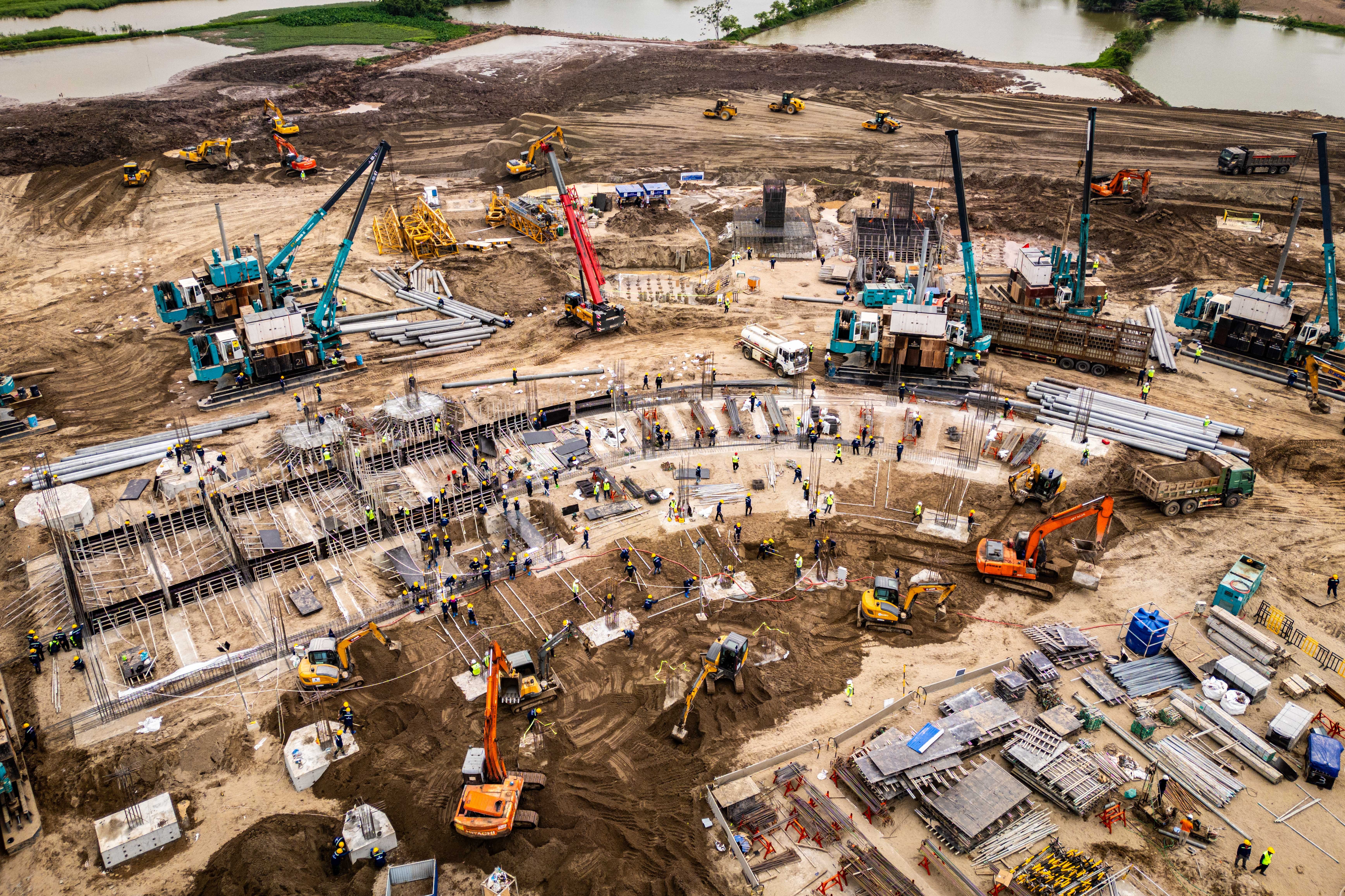 Cong truong san van dong 135.000 cho lon nhat Viet Nam hinh anh