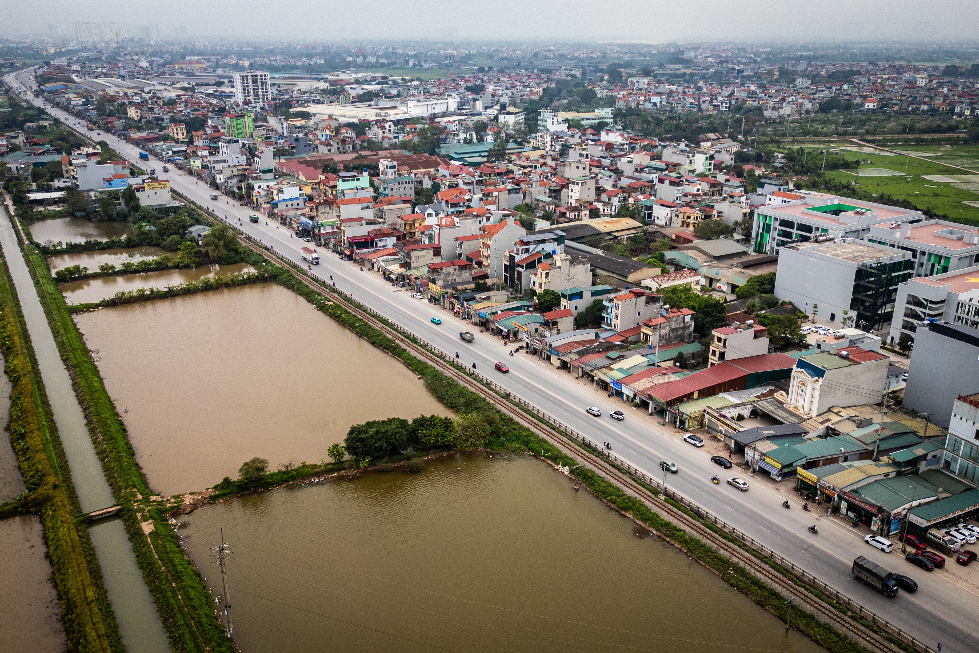 san van dong trong dong anh 17