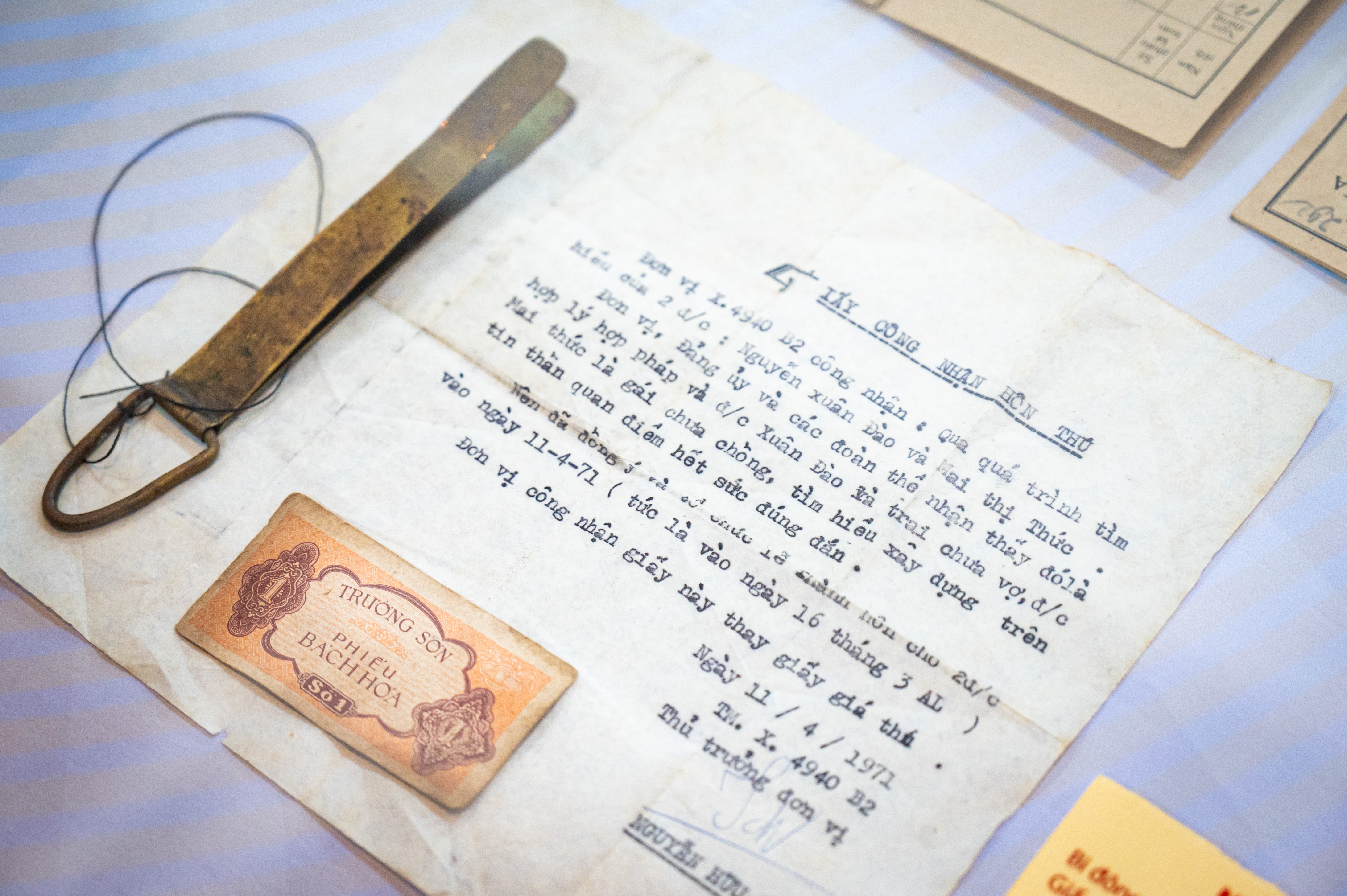 c&aacute;n bộ đi b ảnh 9