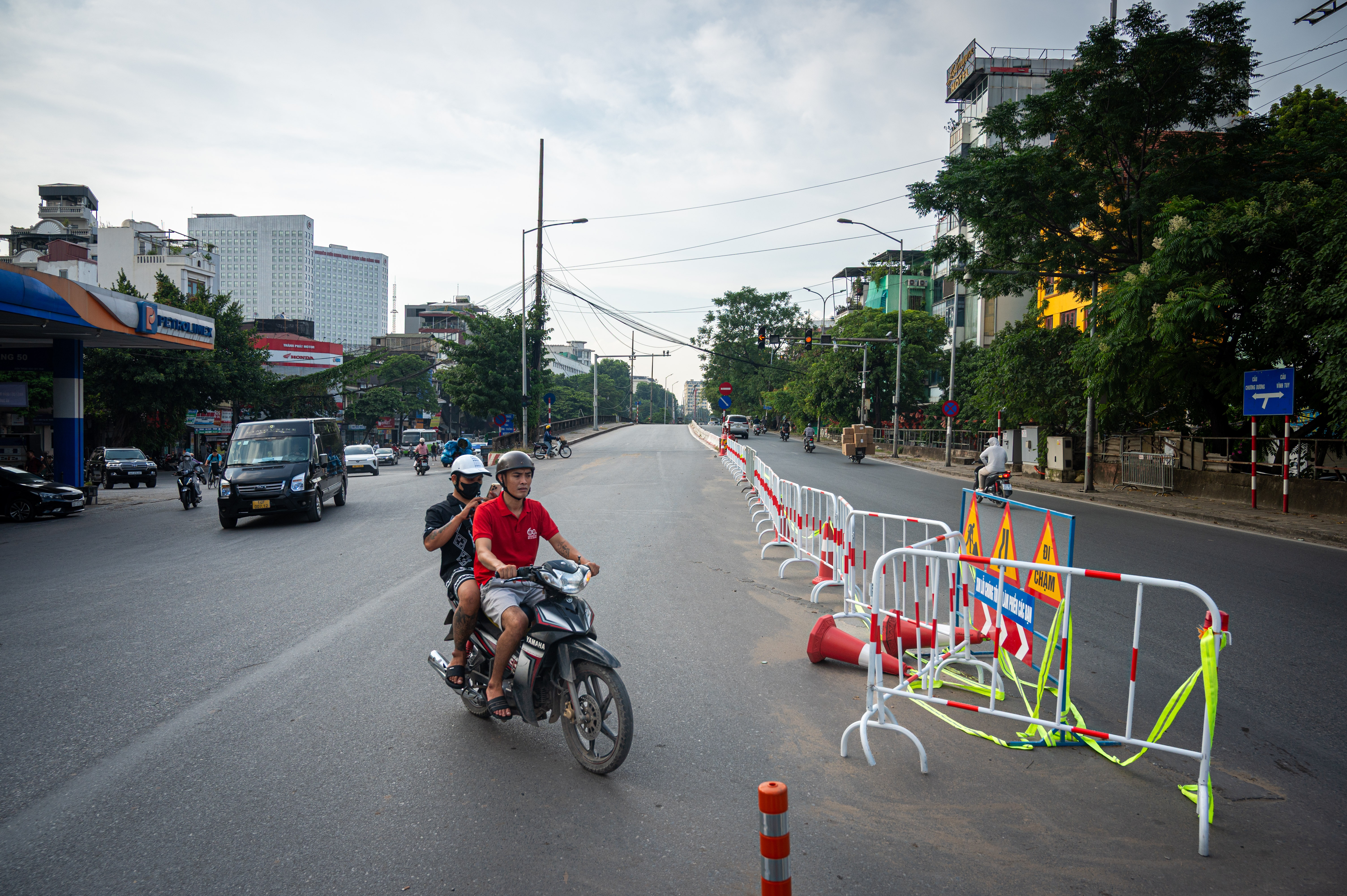 X&acirc;y cầu Trần Hưng Đạo ảnh 12