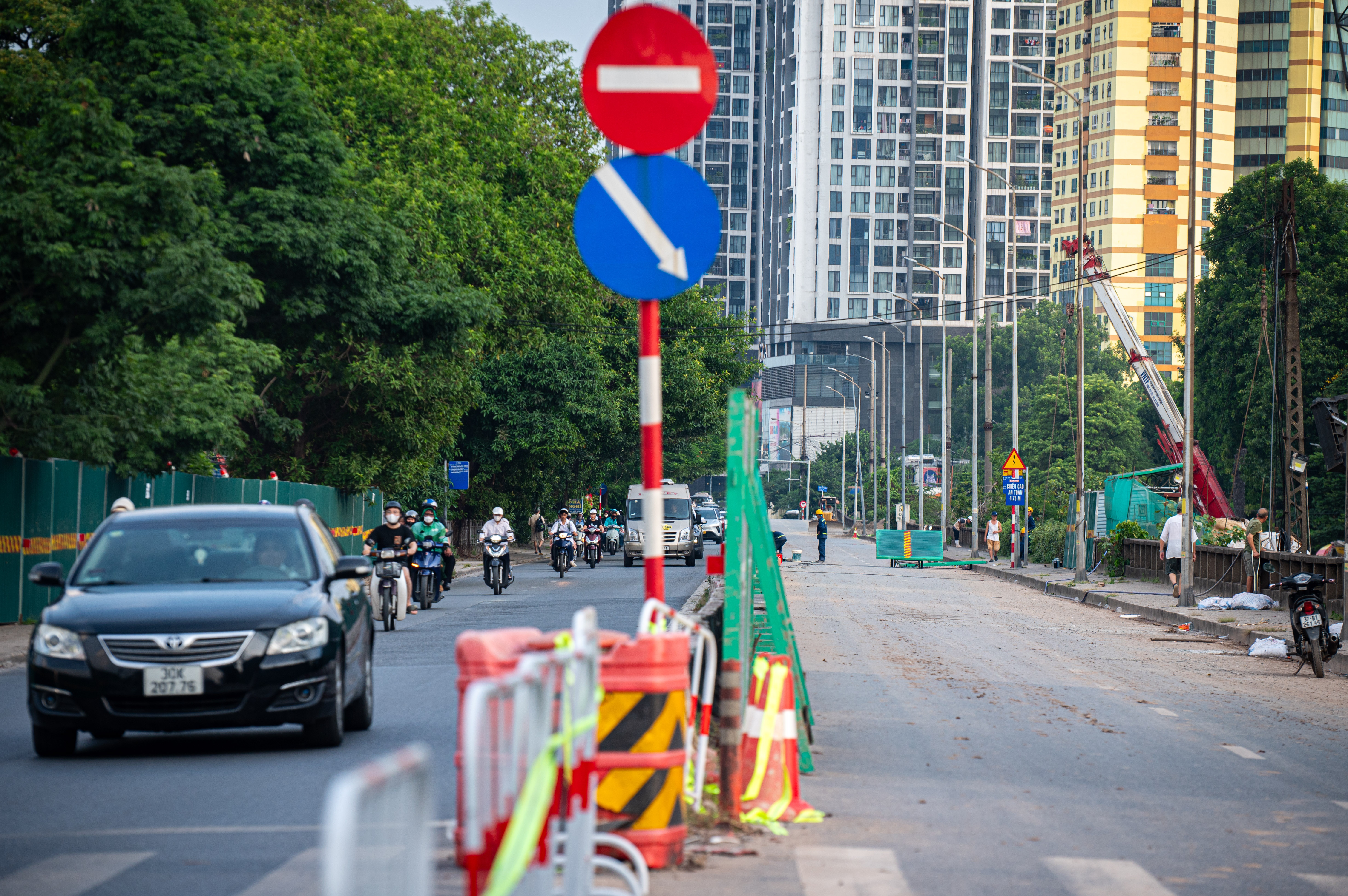 X&acirc;y cầu Trần Hưng Đạo ảnh 1